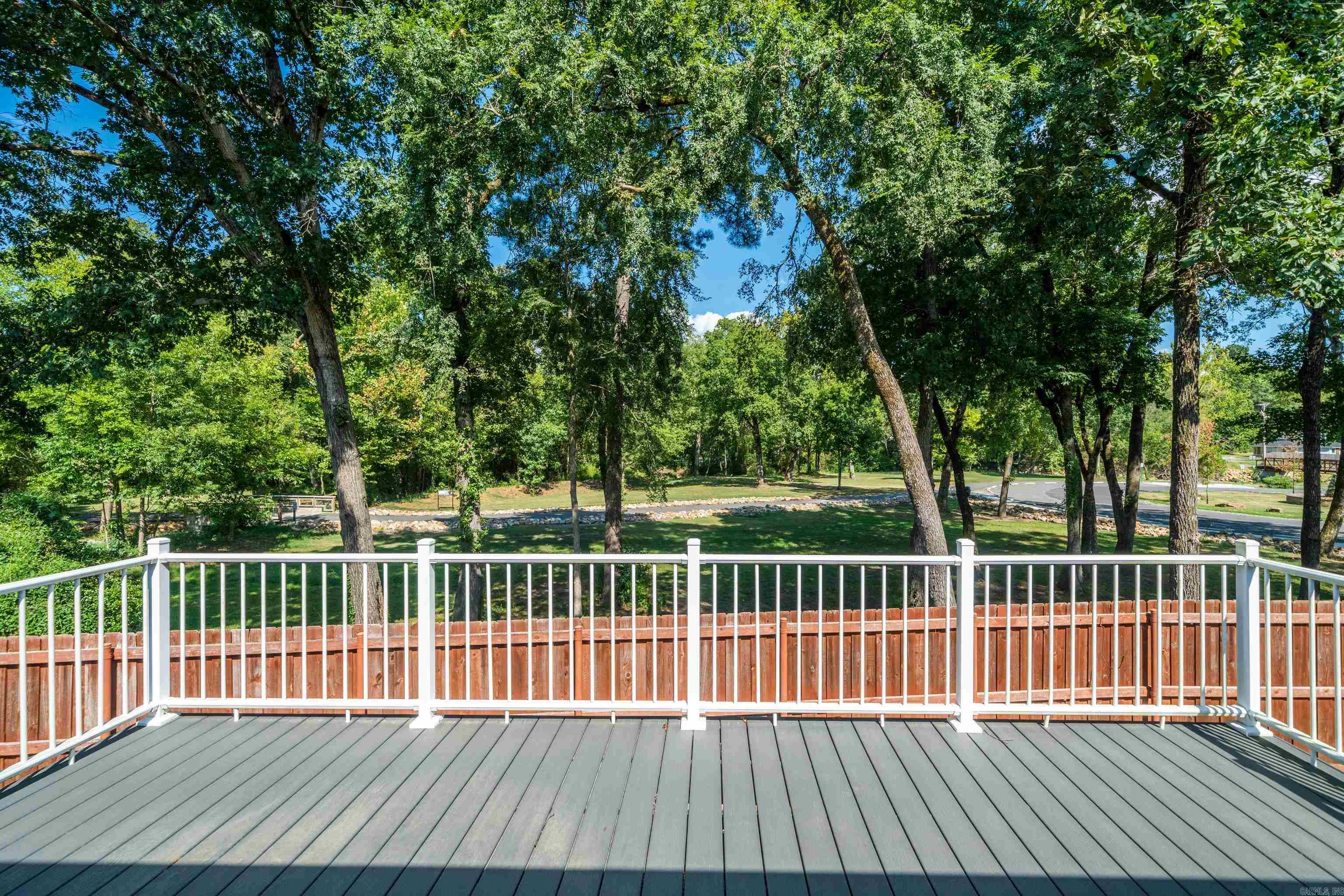 100 Forest View Court