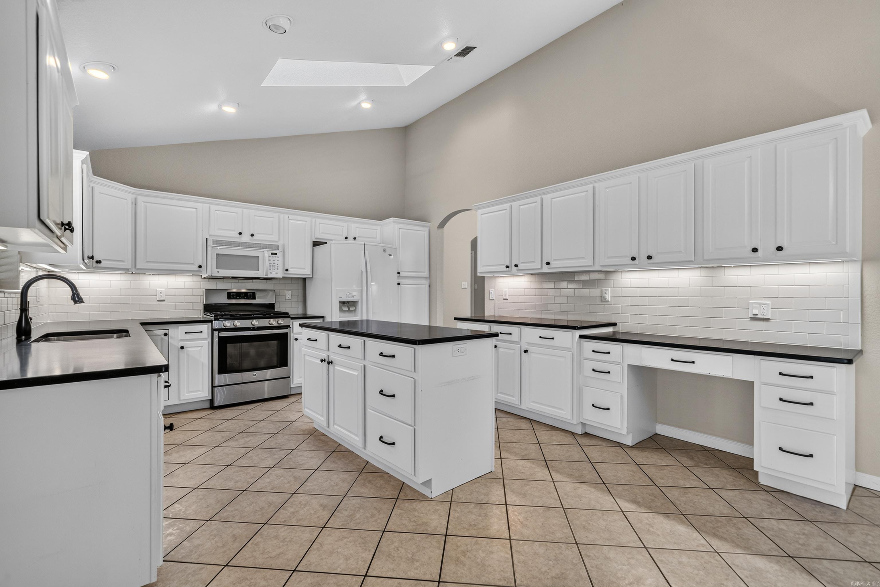 100 Forest View Court