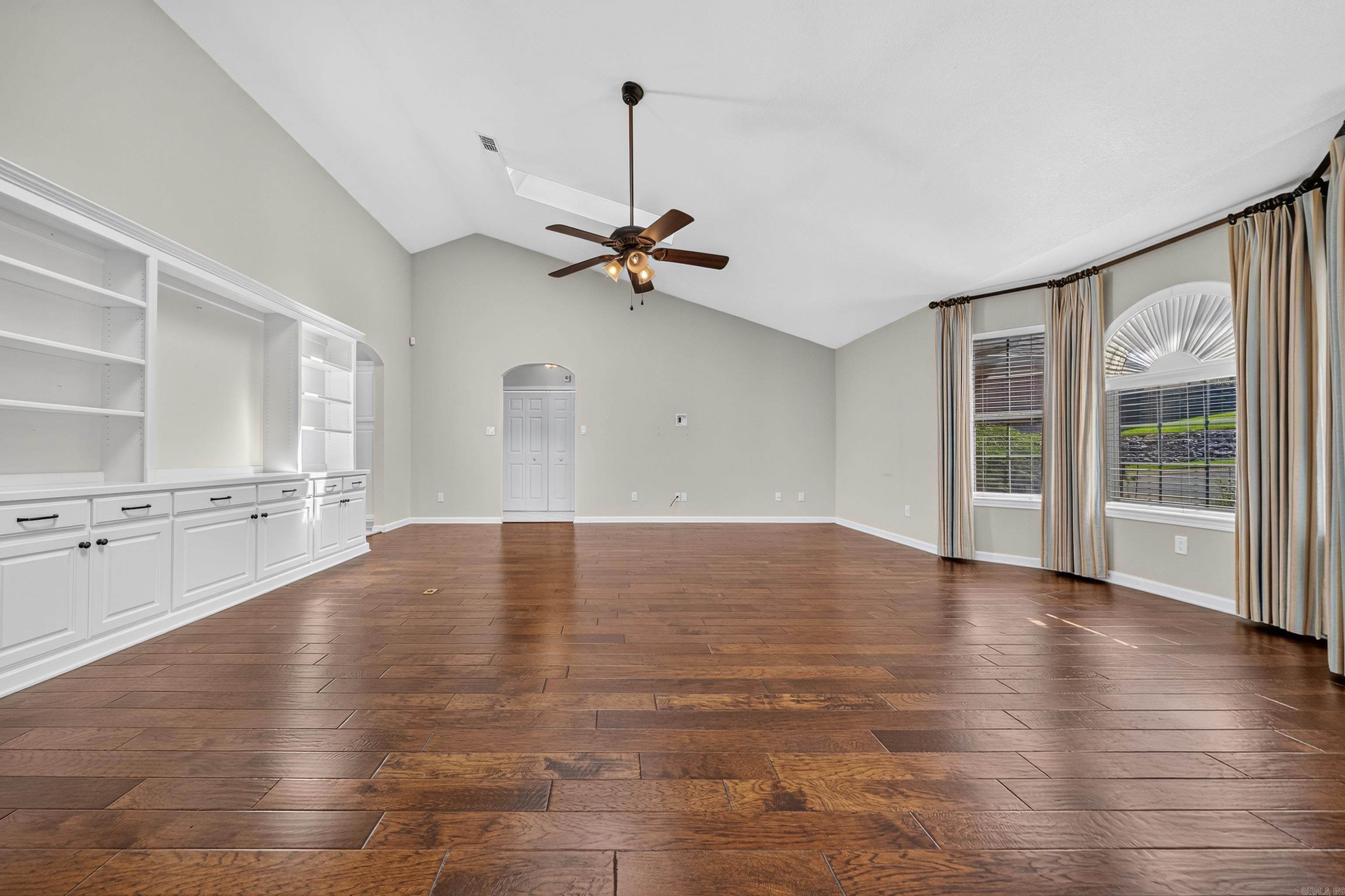 100 Forest View Court