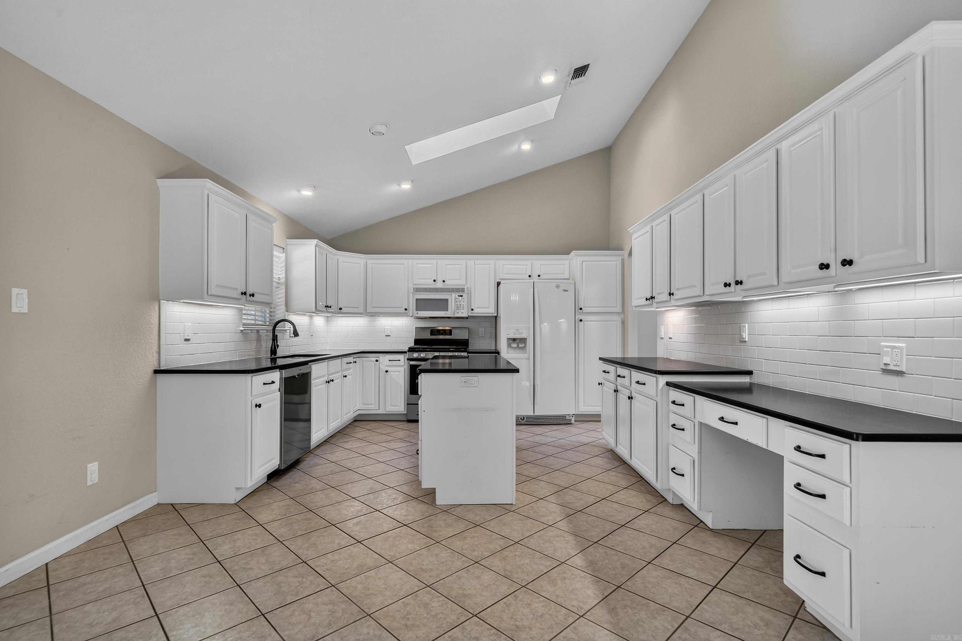 100 Forest View Court