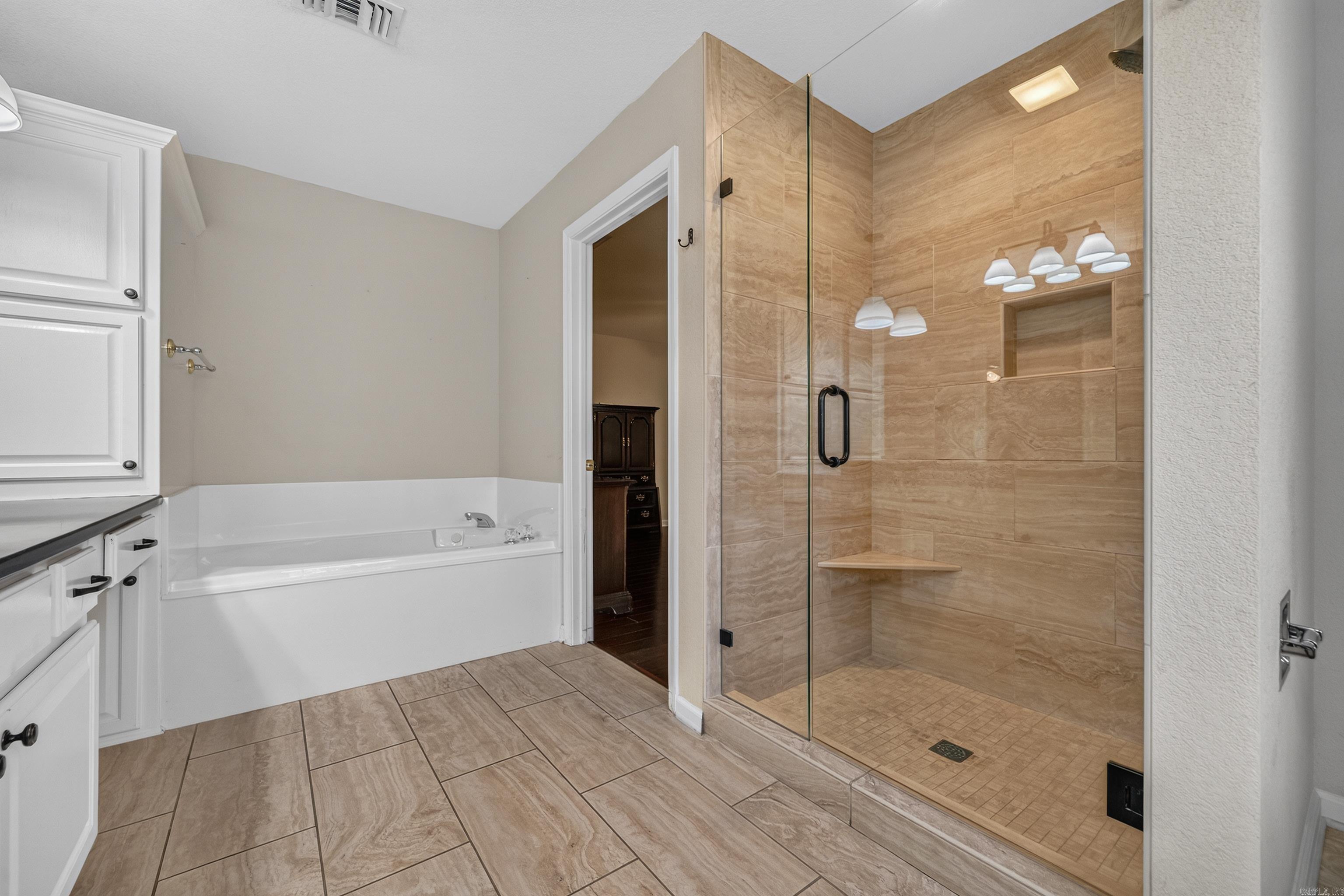 100 Forest View Court