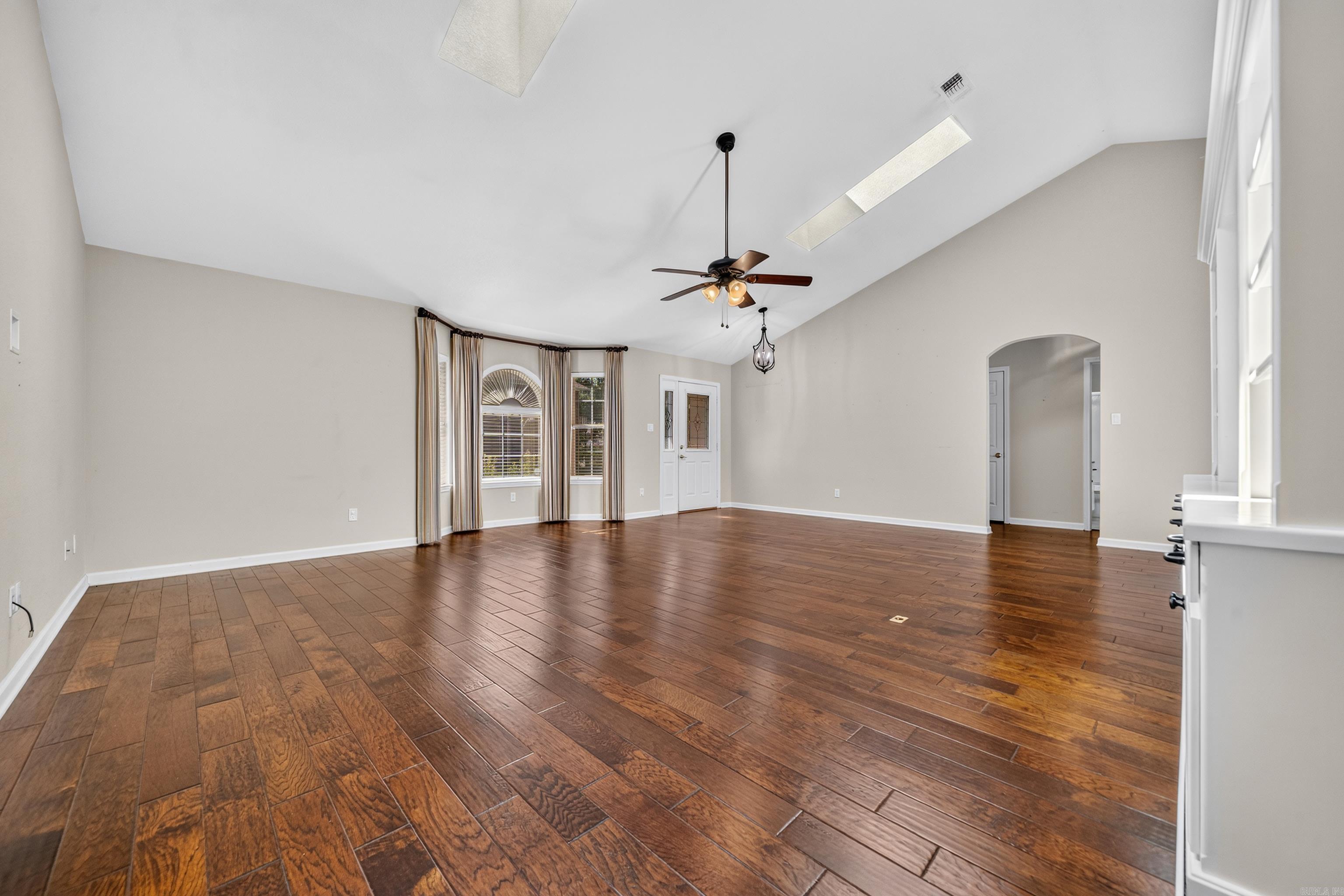 100 Forest View Court