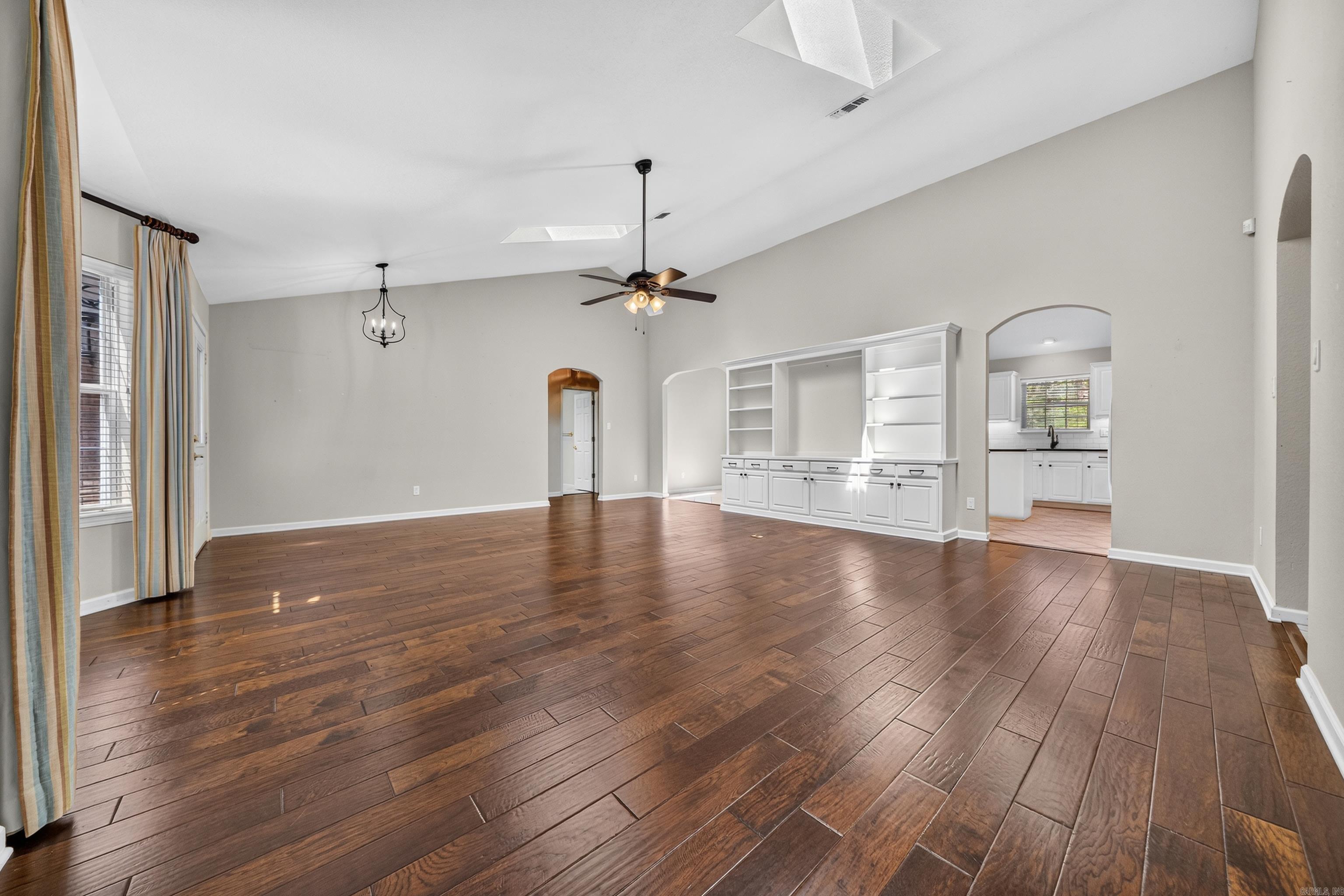 100 Forest View Court