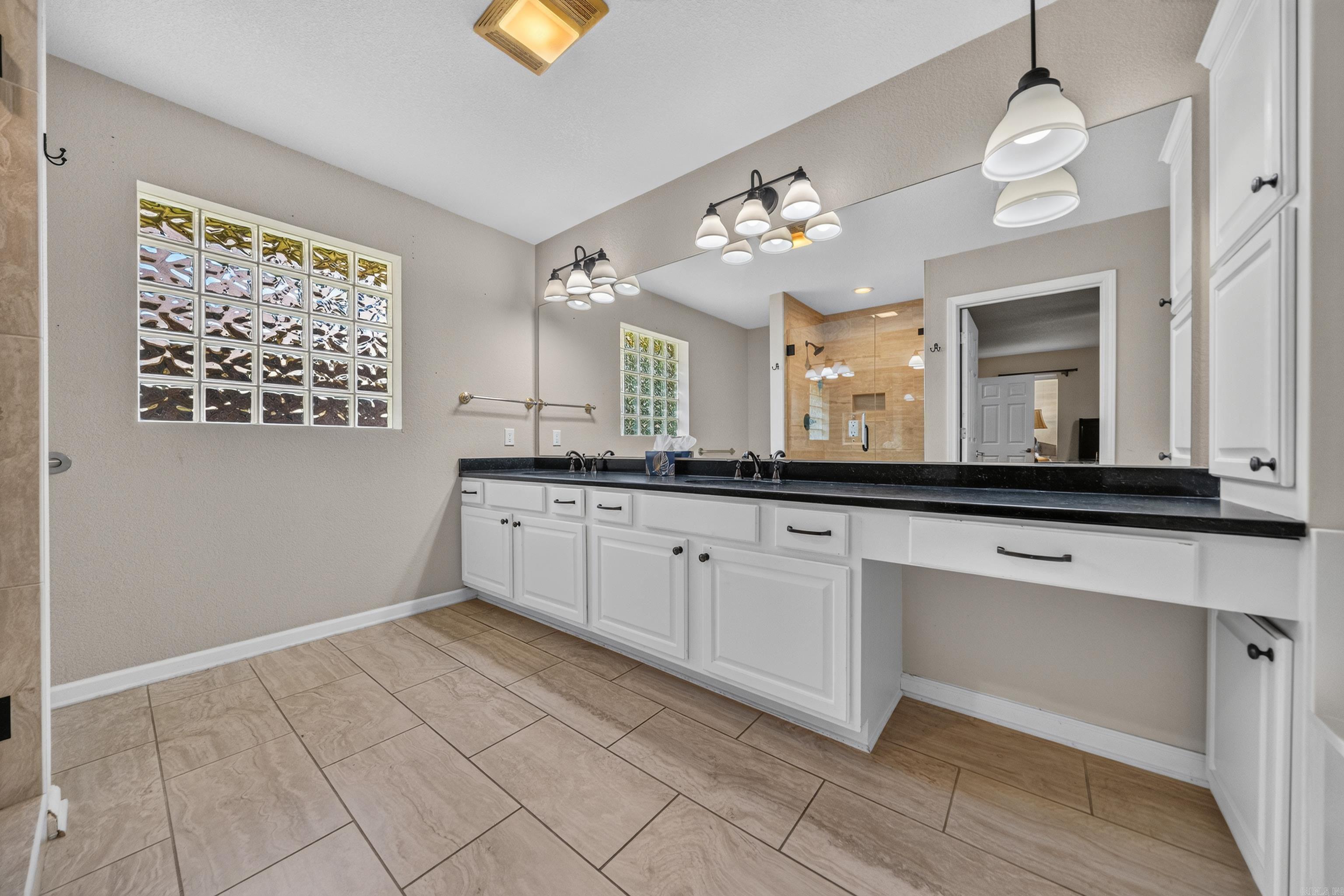100 Forest View Court