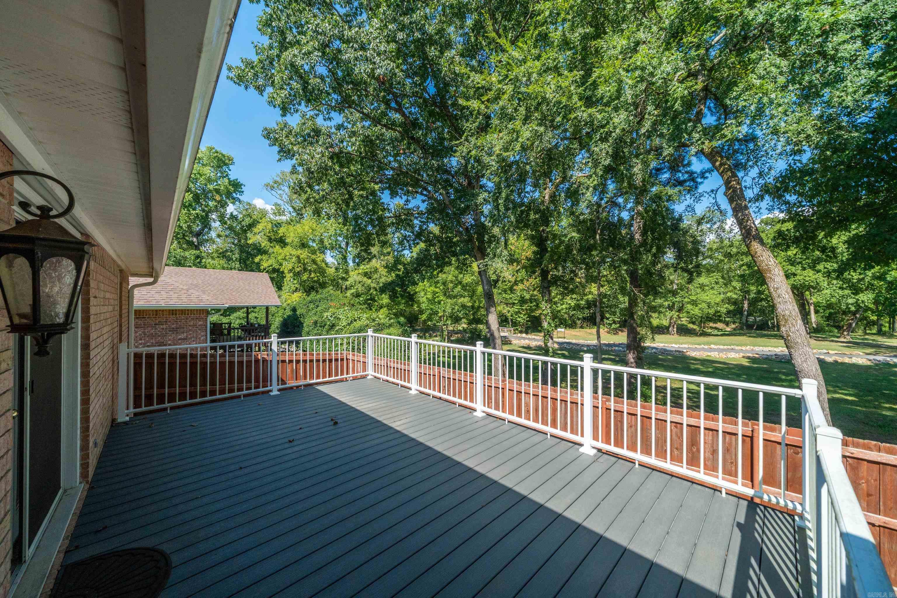 100 Forest View Court