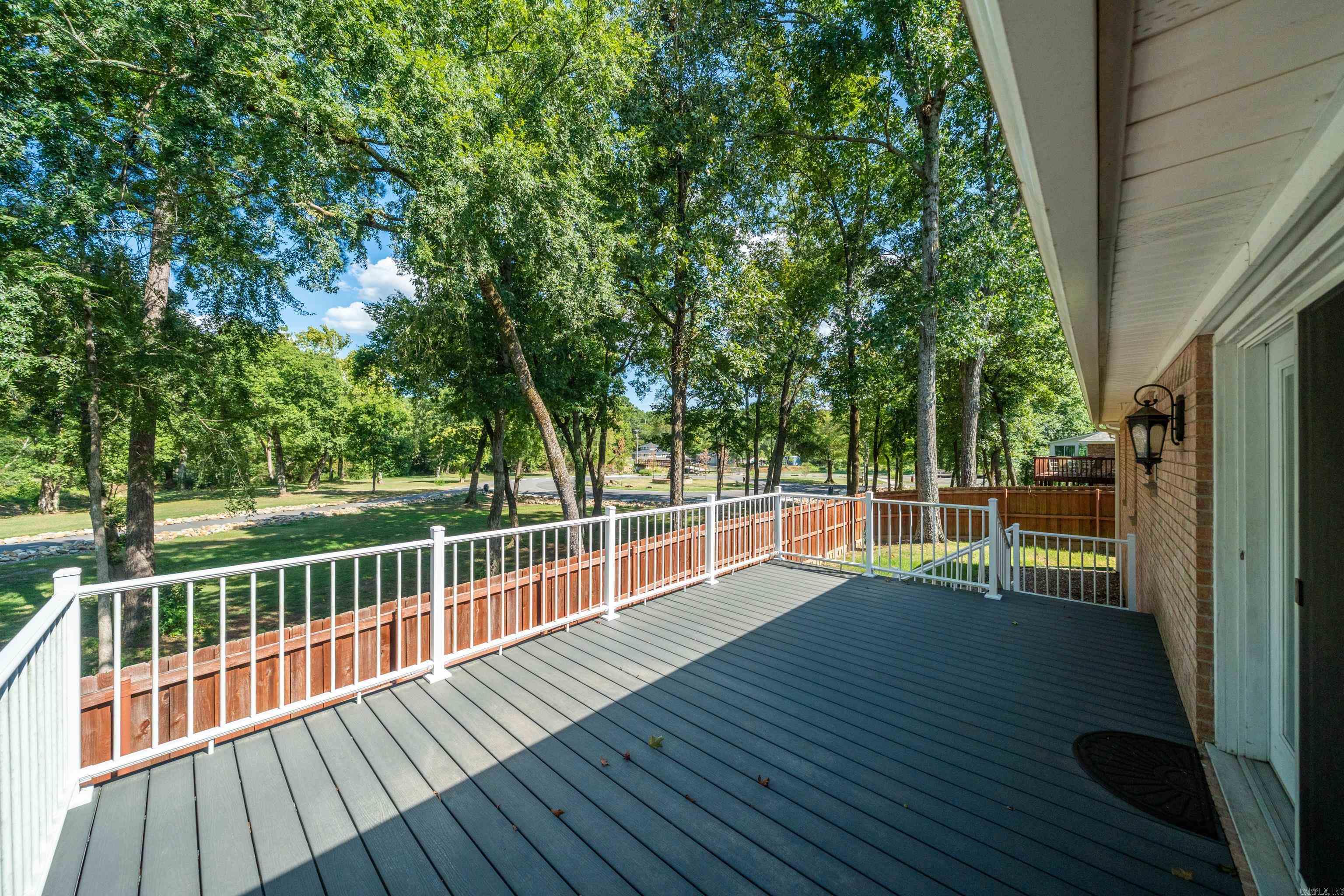 100 Forest View Court
