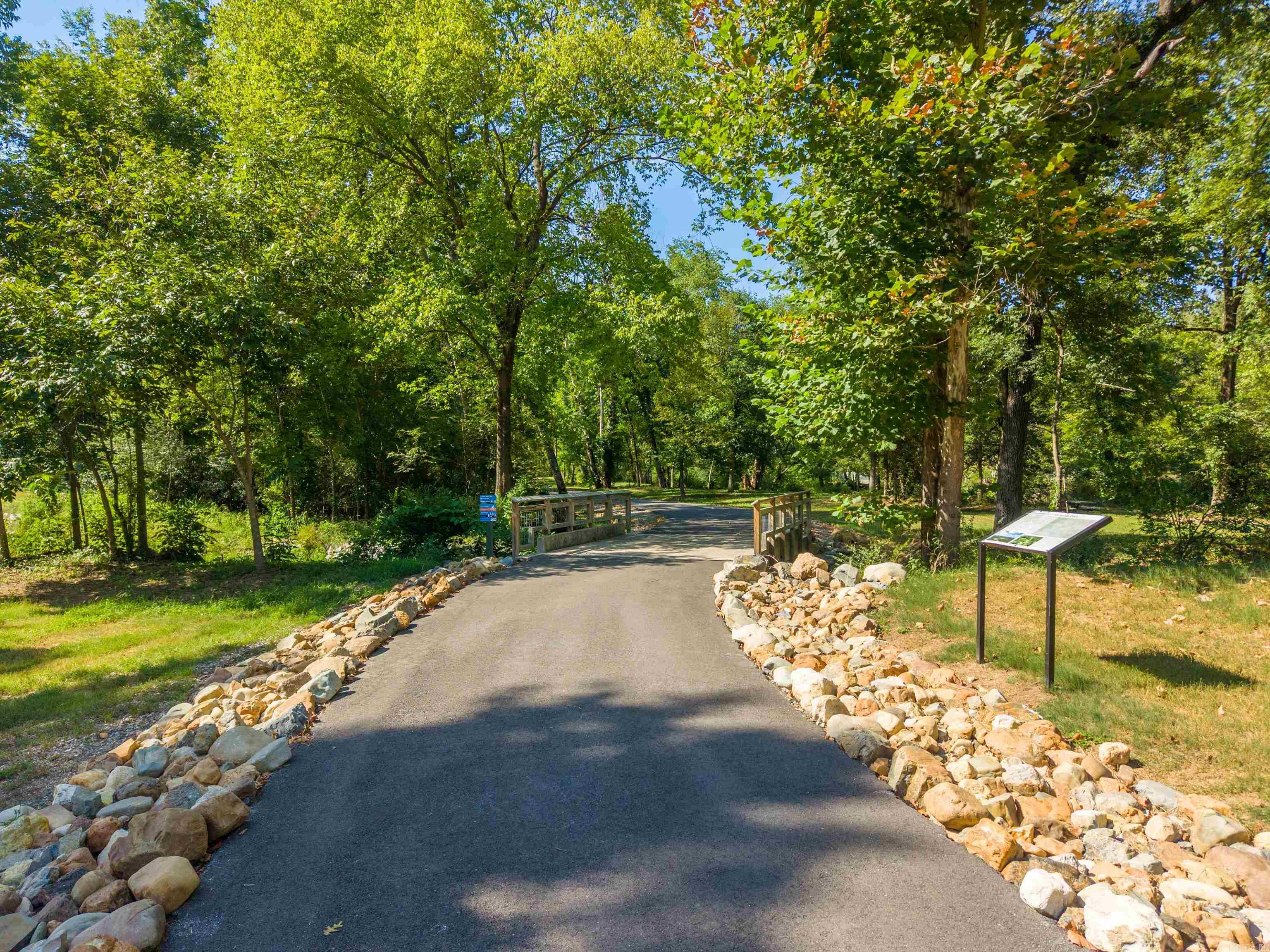 100 Forest View Court