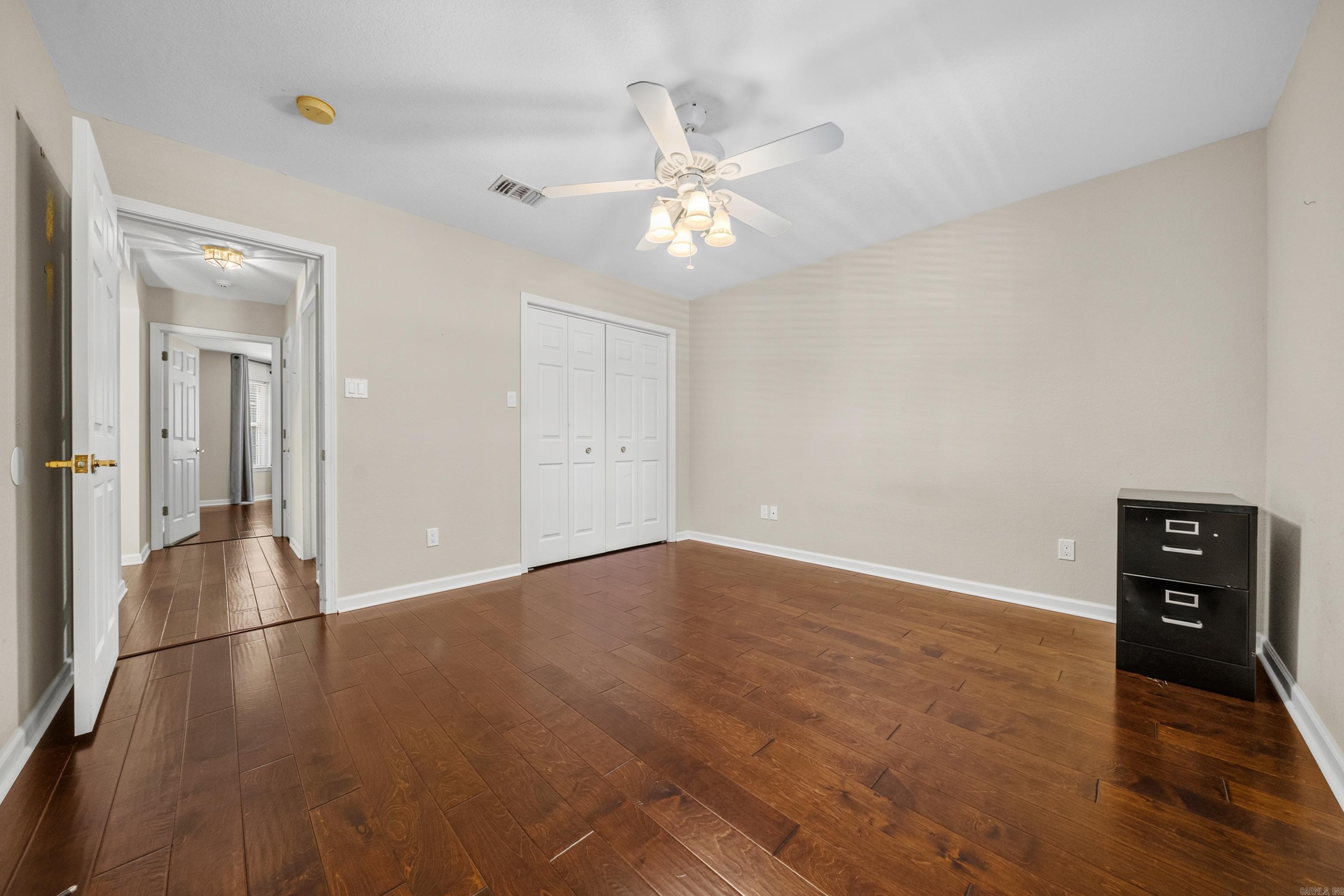 100 Forest View Court