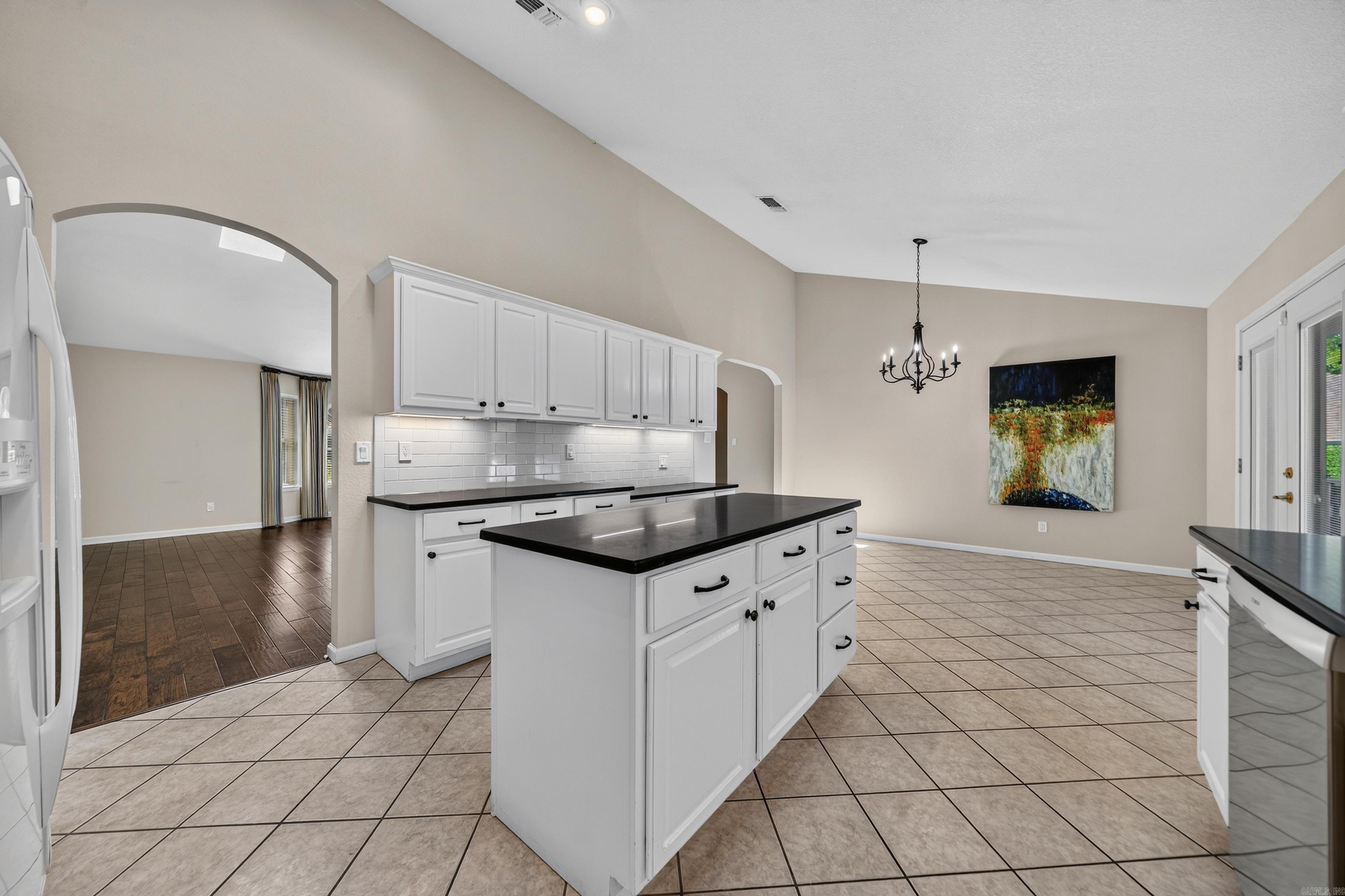 100 Forest View Court