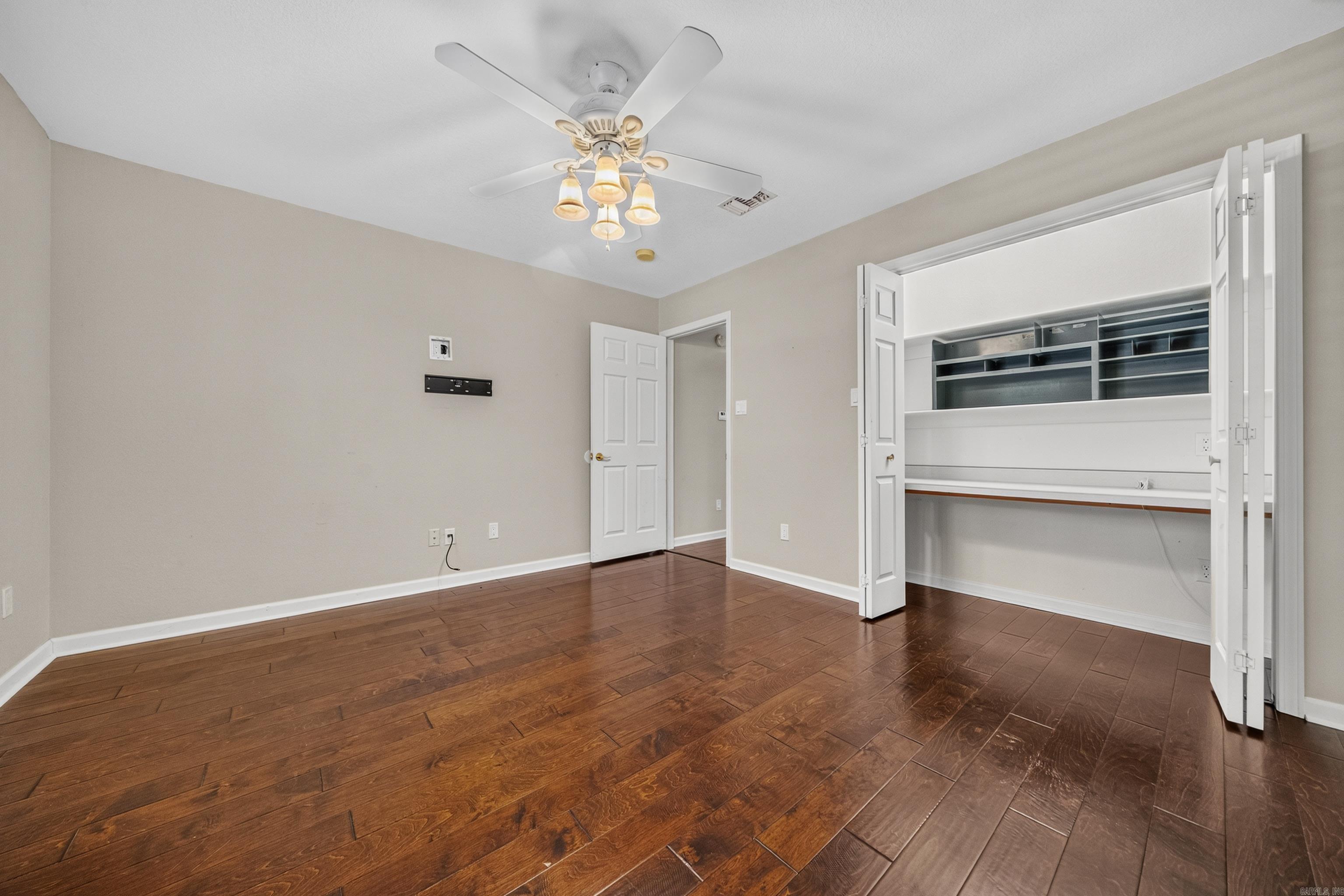 100 Forest View Court