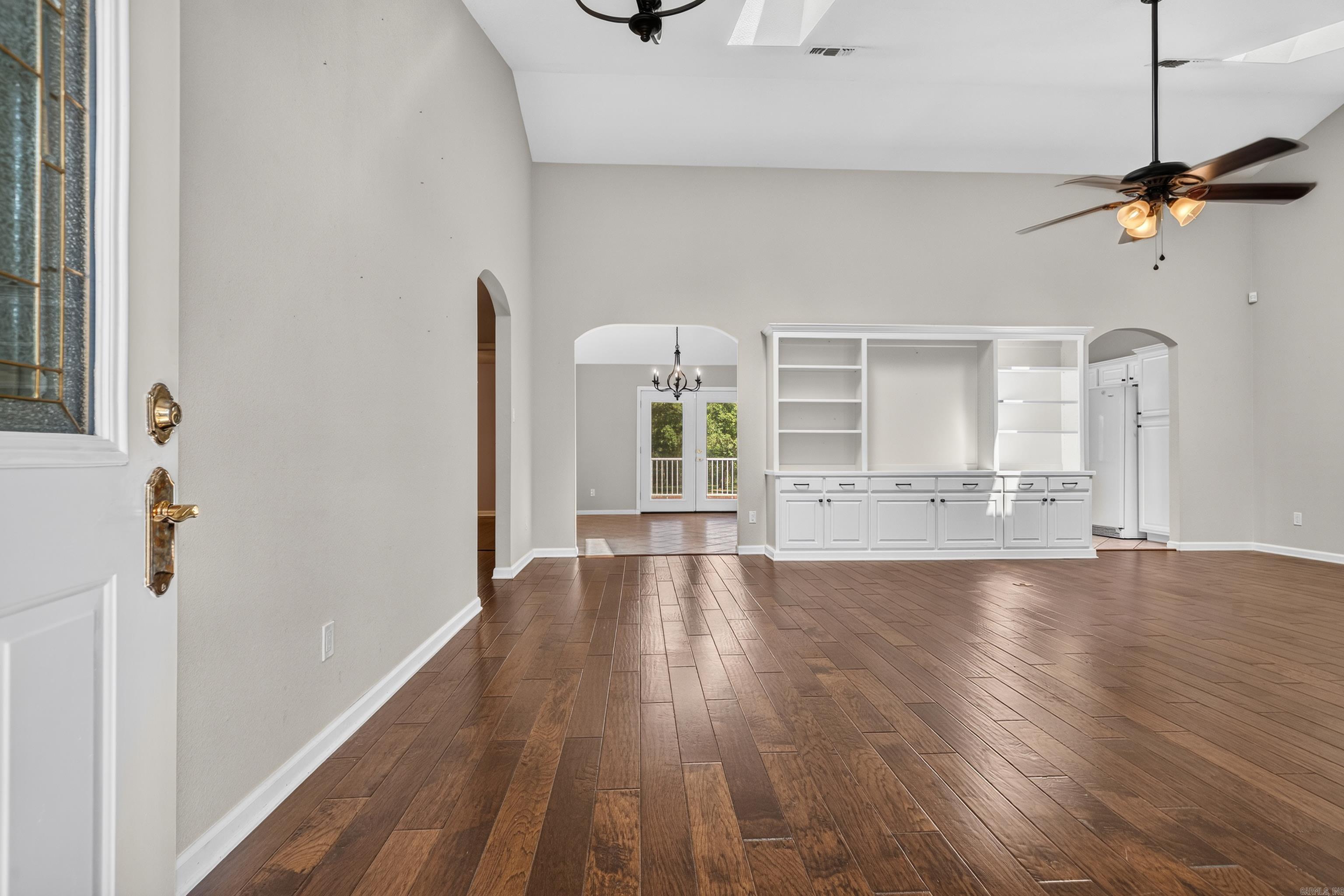100 Forest View Court