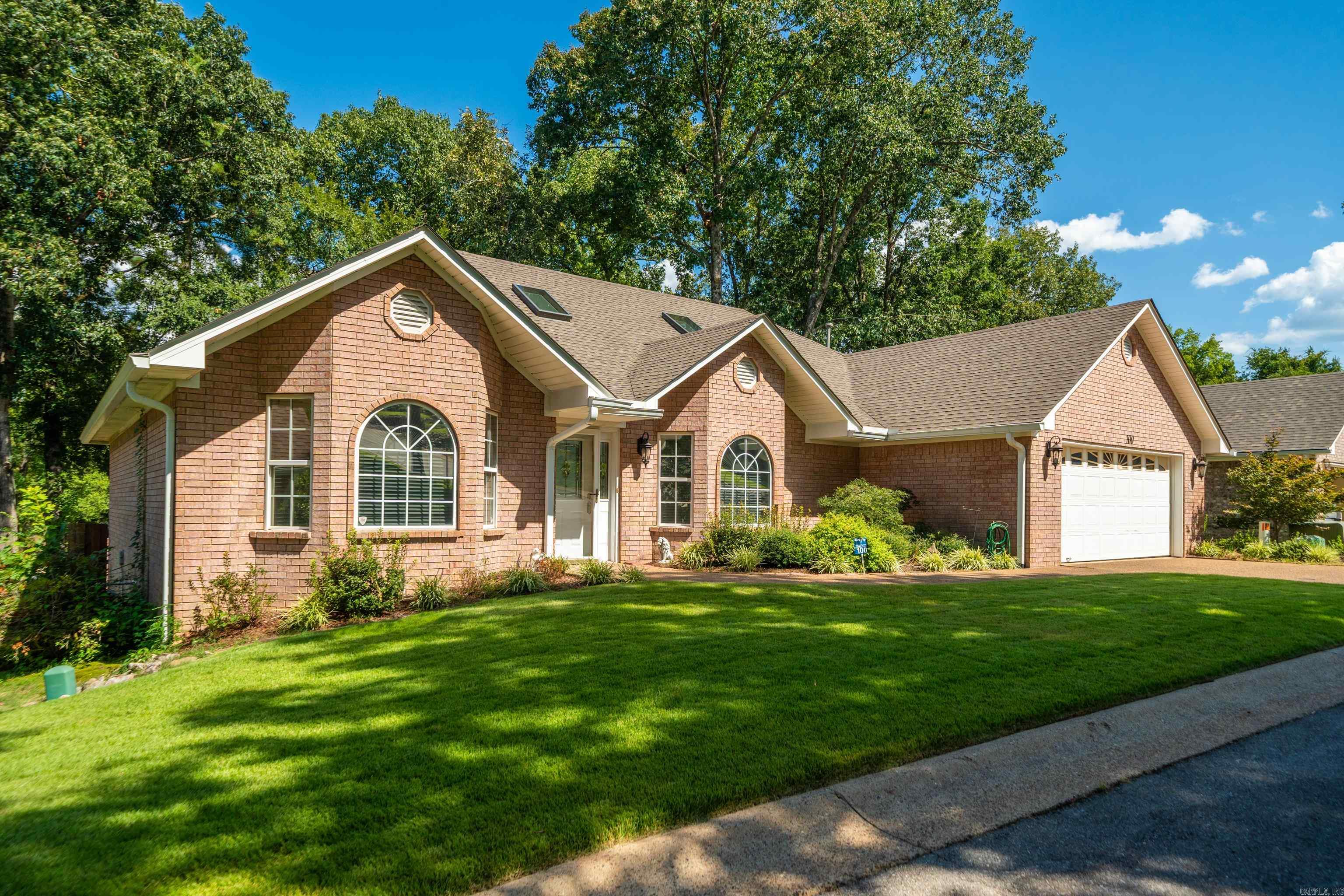 100 Forest View Court