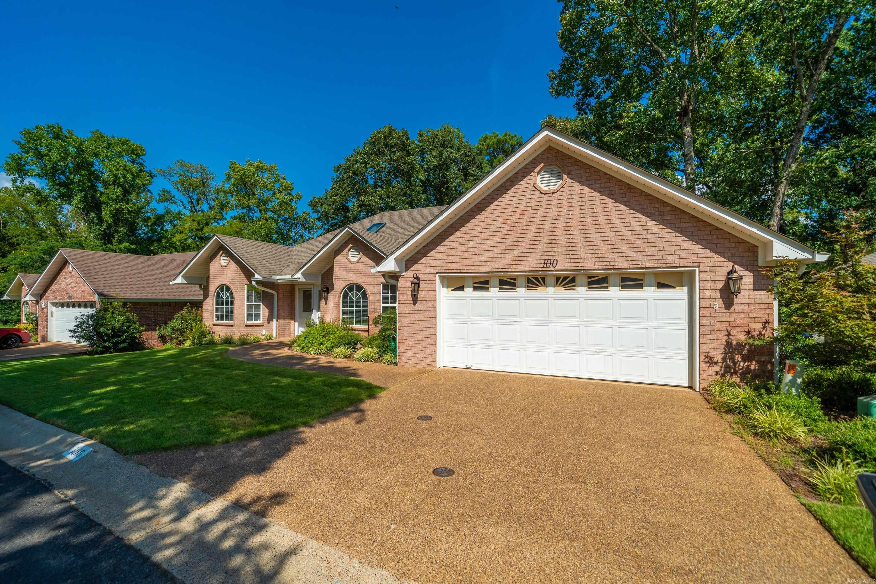 100 Forest View Court
