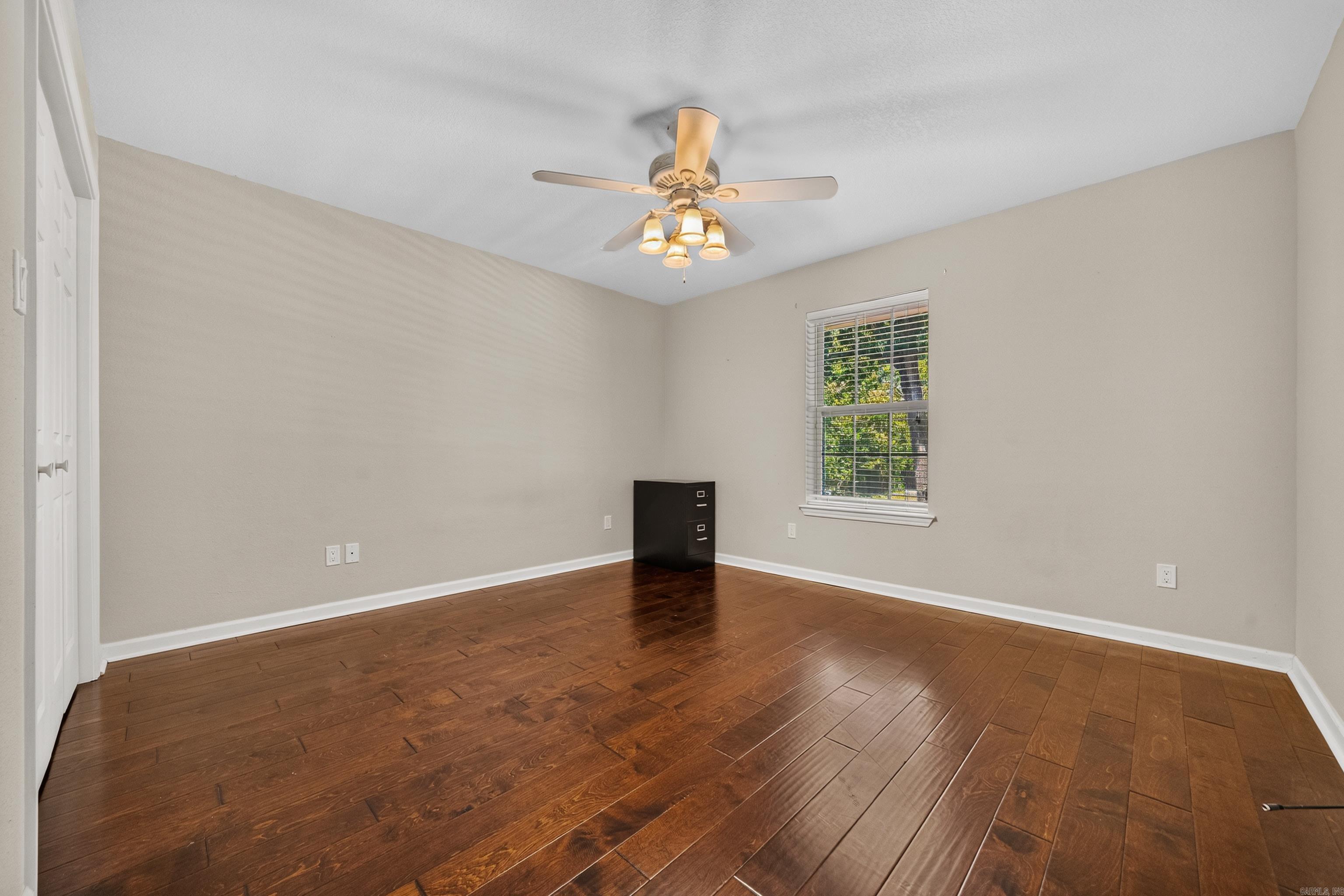 100 Forest View Court