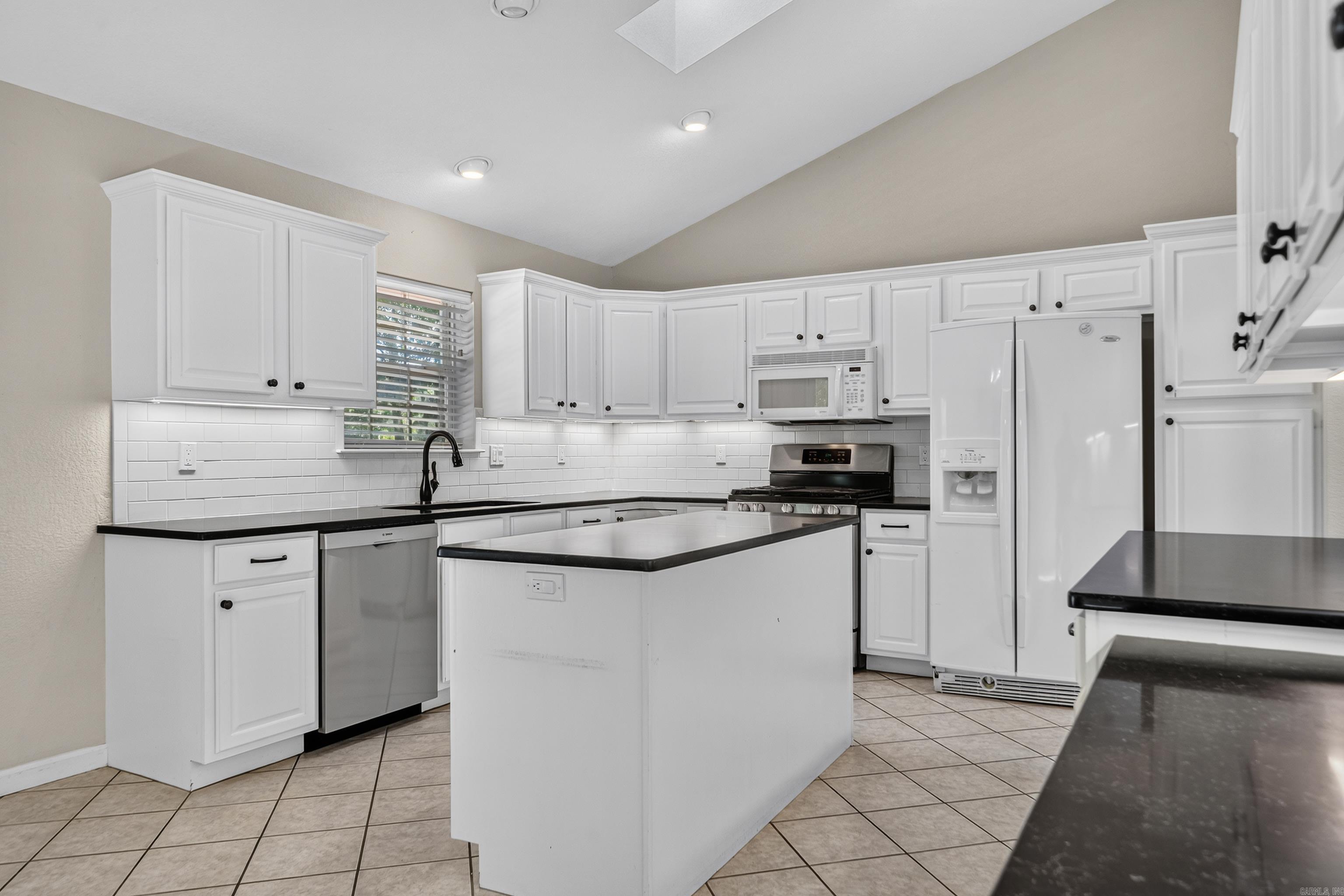100 Forest View Court