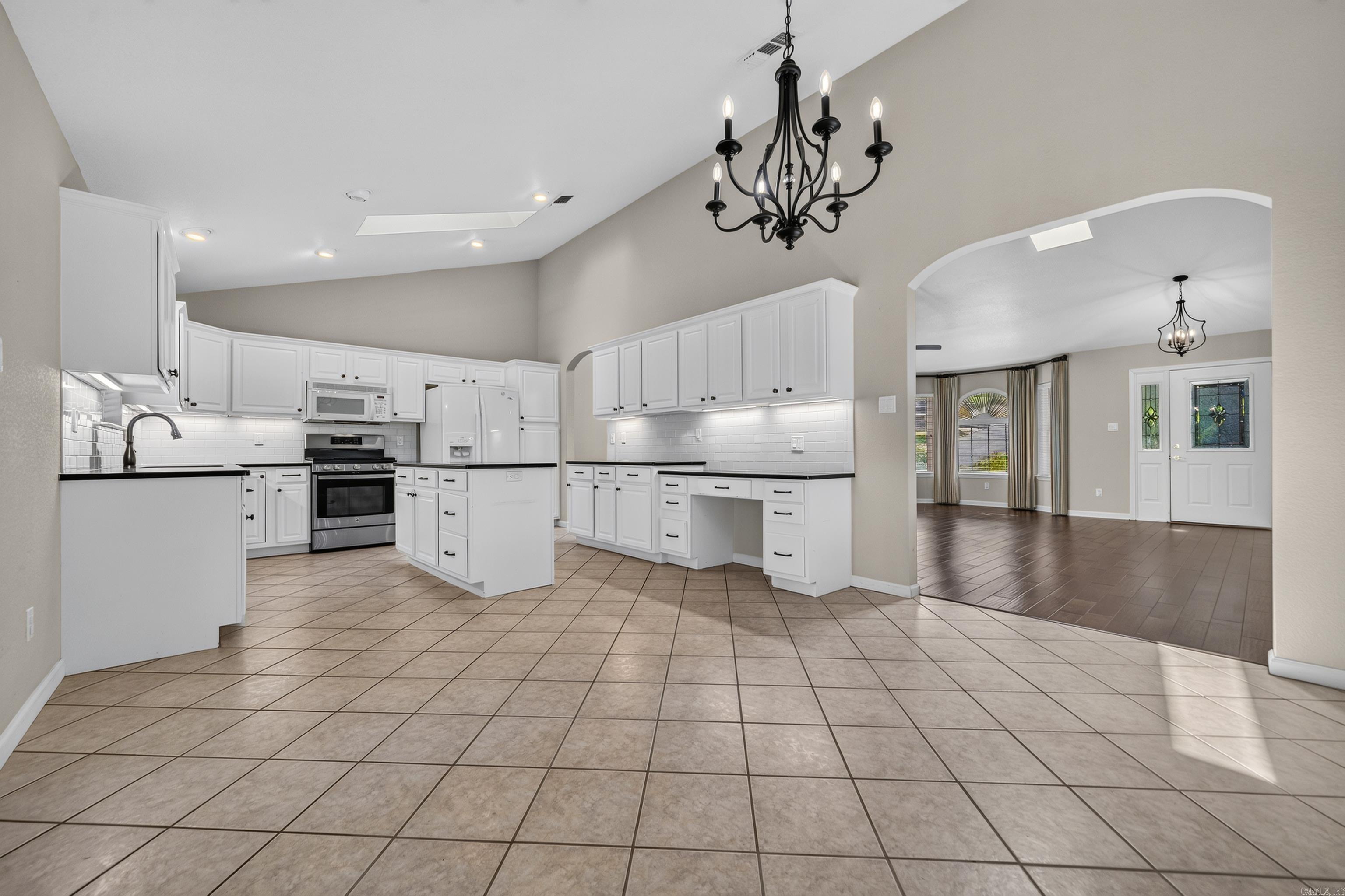 100 Forest View Court