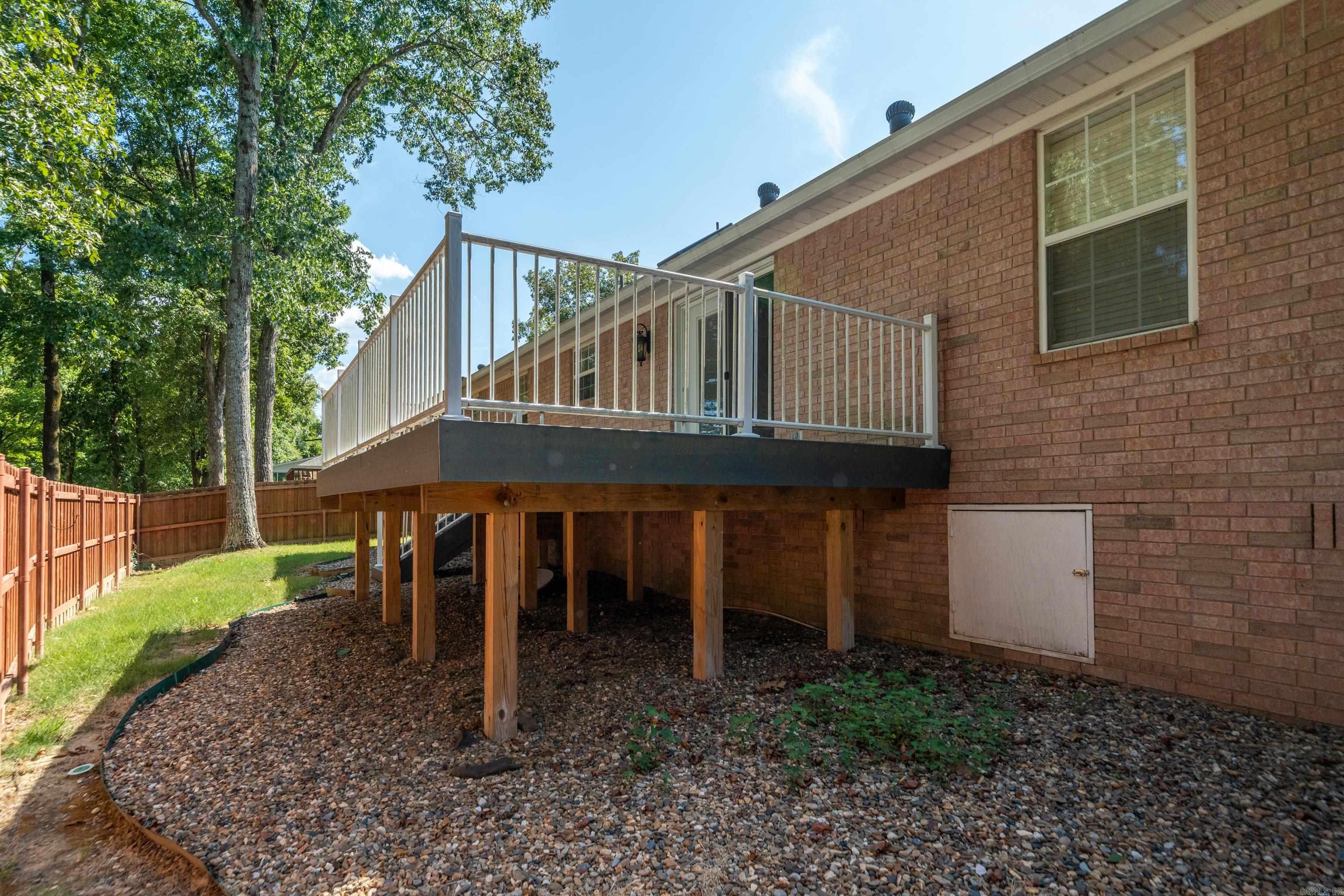 100 Forest View Court