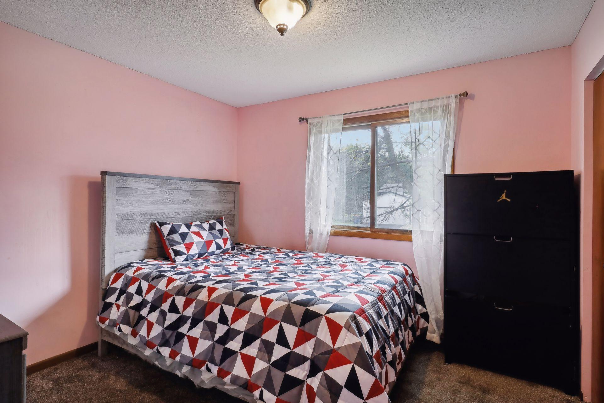 1140 Minnesota Street S