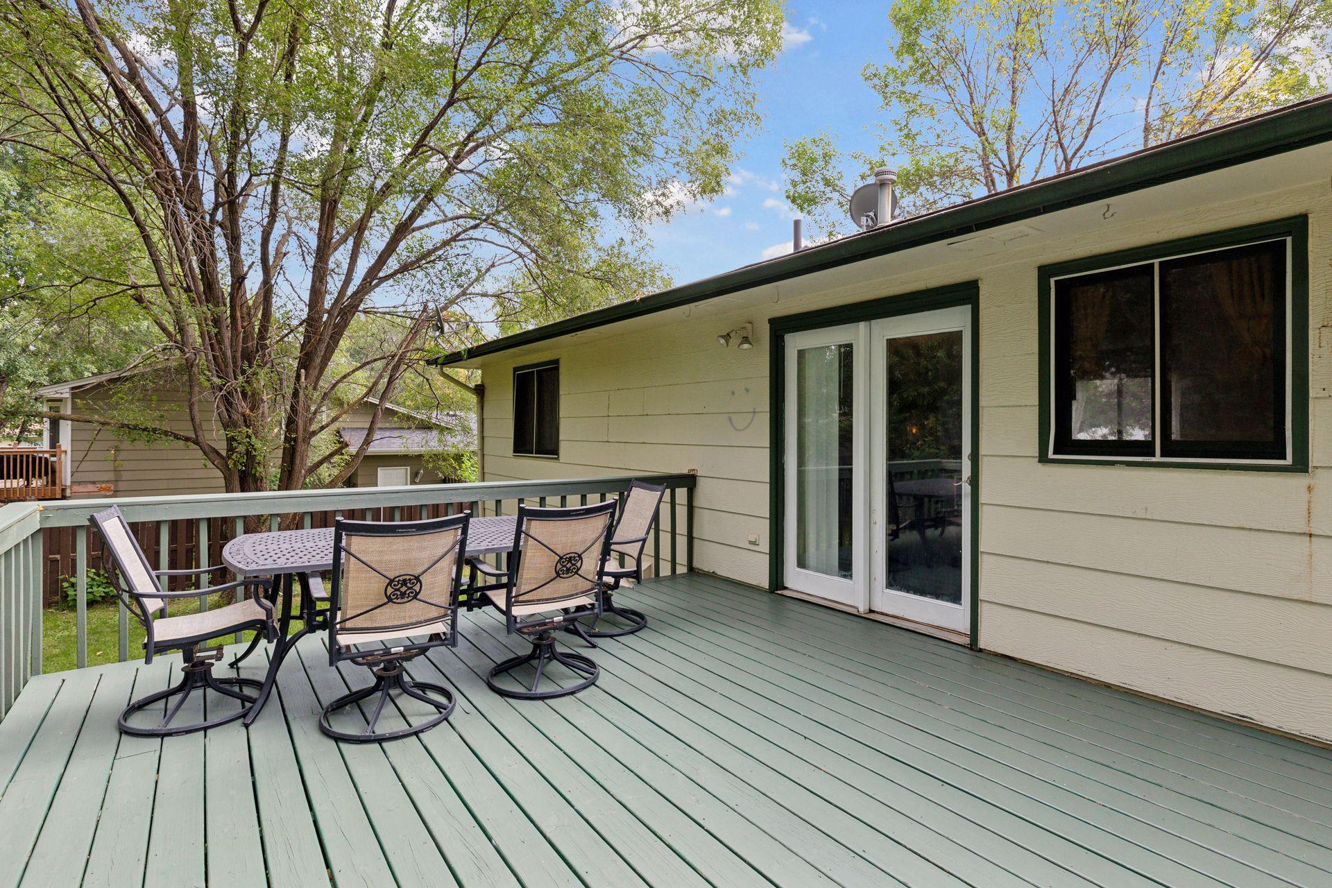 1140 Minnesota Street S