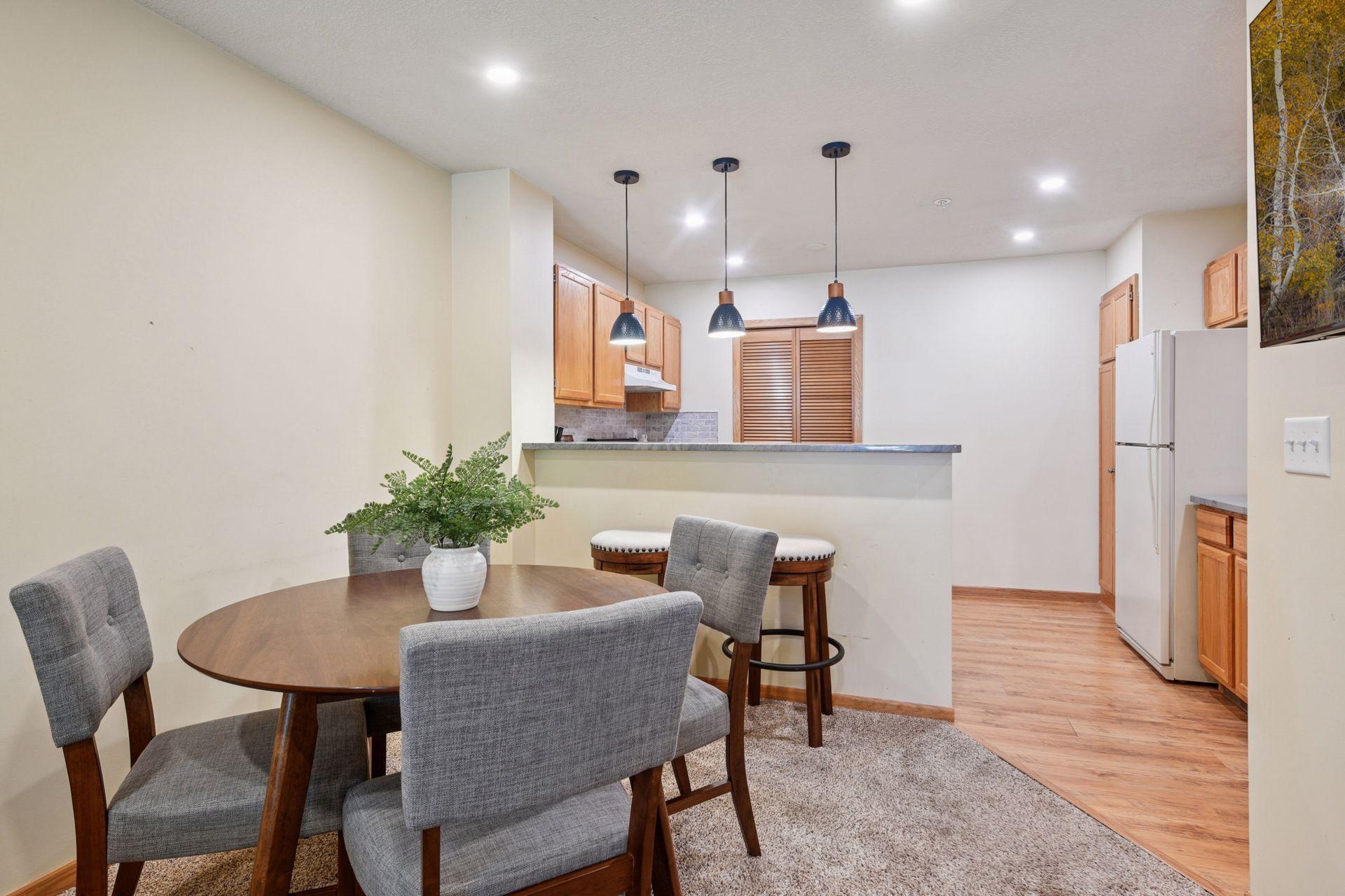 2230 Ranchview Lane N Unit: 93