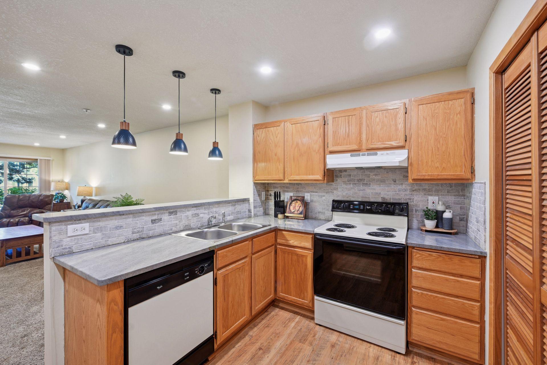2230 Ranchview Lane N Unit: 93