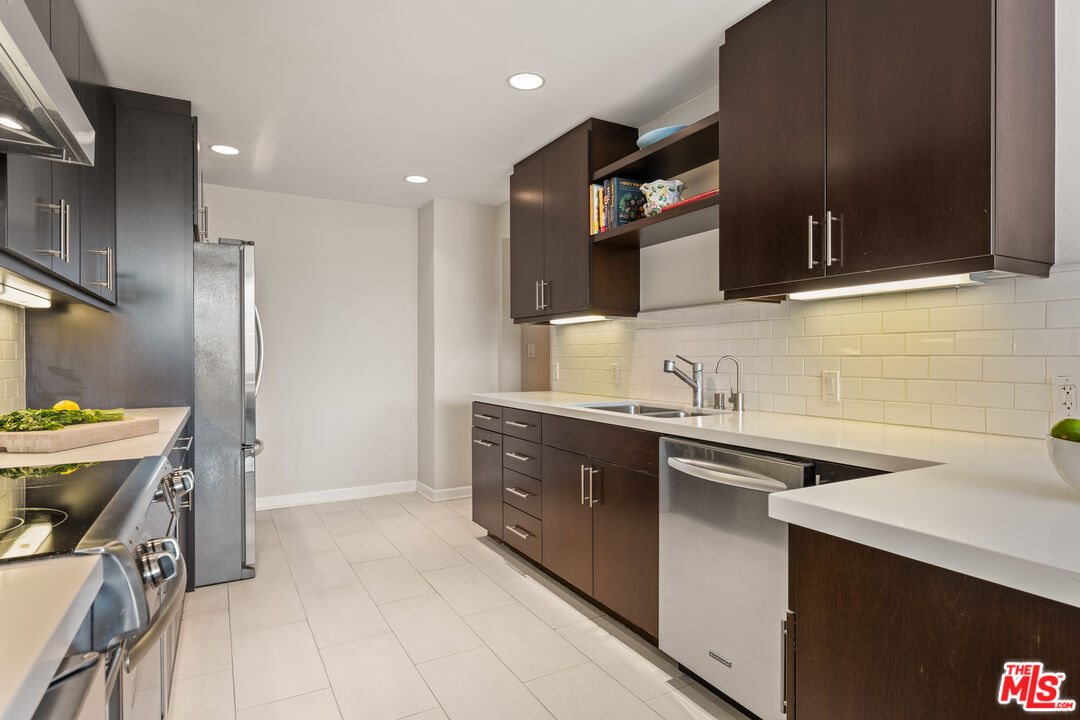 1333 S Beverly Glen Blvd Unit: 703