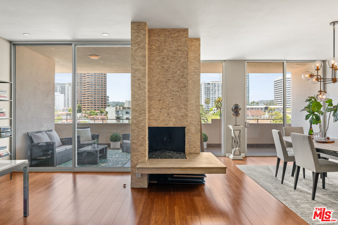 1333 S Beverly Glen Blvd Unit: 703