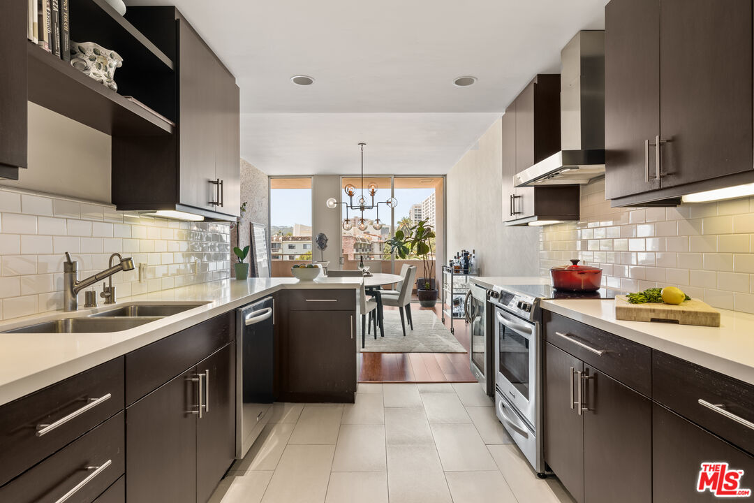 1333 S Beverly Glen Blvd Unit: 703