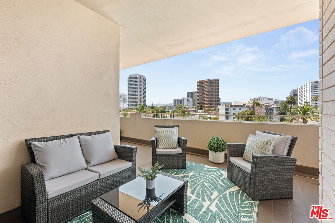 1333 S Beverly Glen Blvd Unit: 703