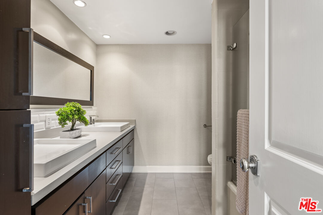 1333 S Beverly Glen Blvd Unit: 703