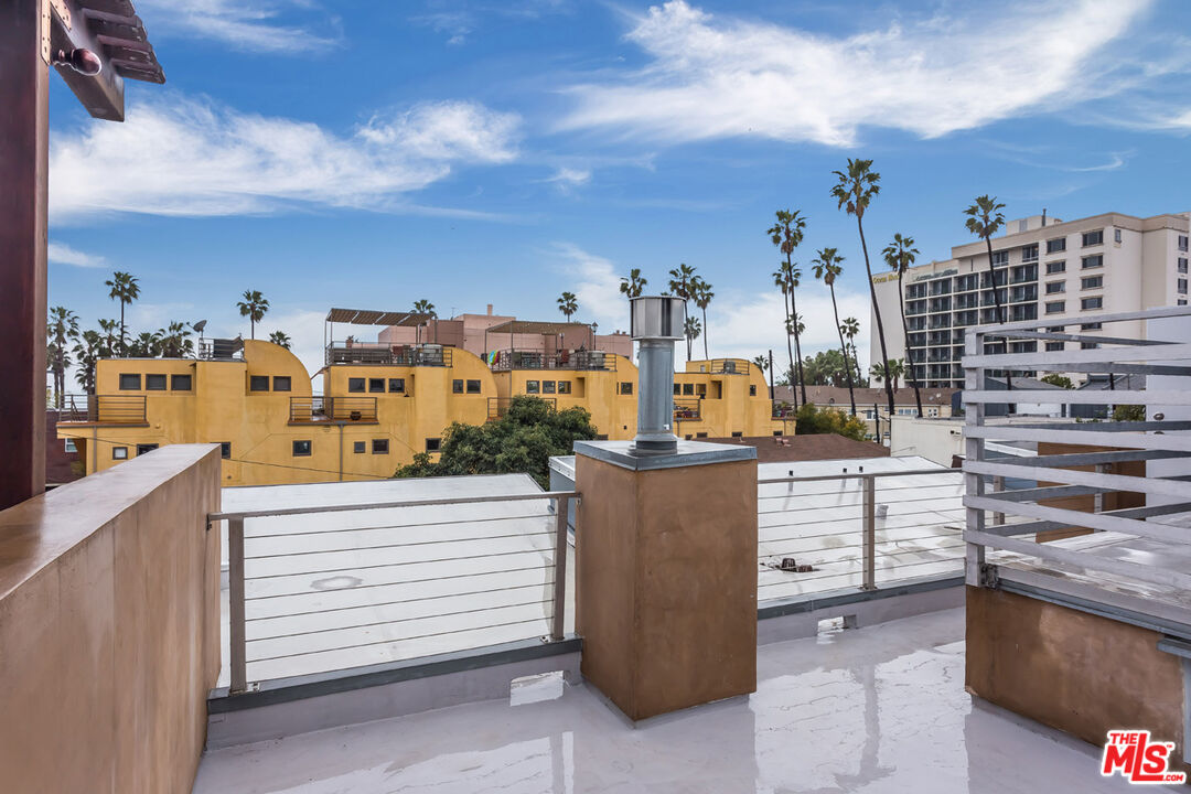 126 Pacific St Unit: 4