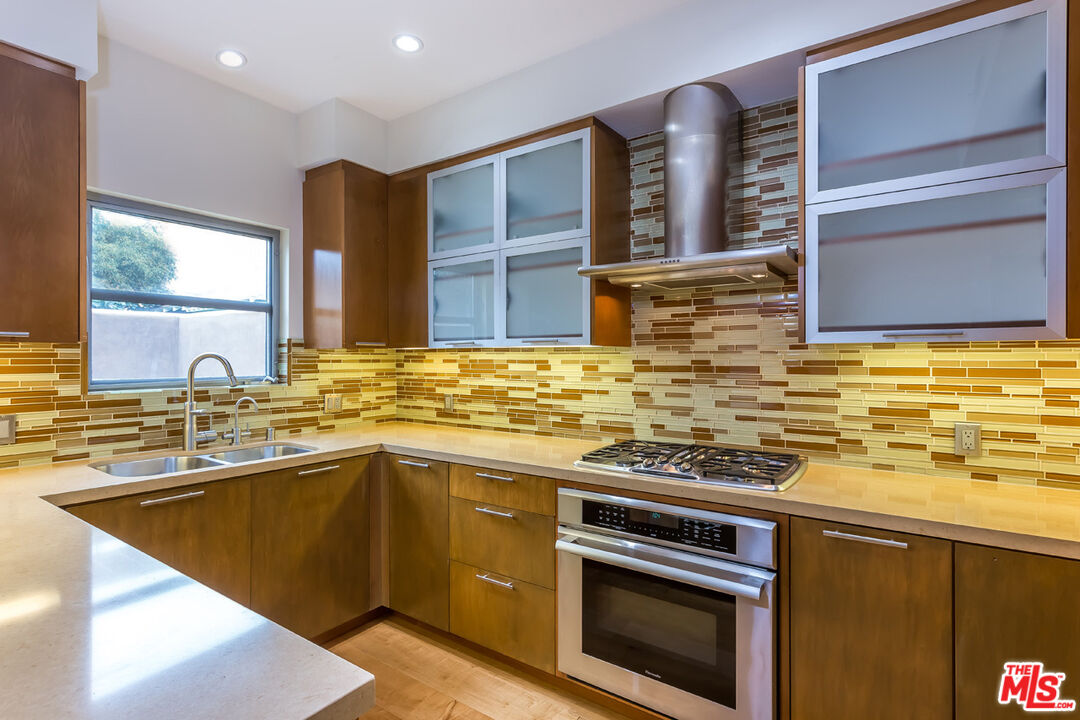 126 Pacific St Unit: 4