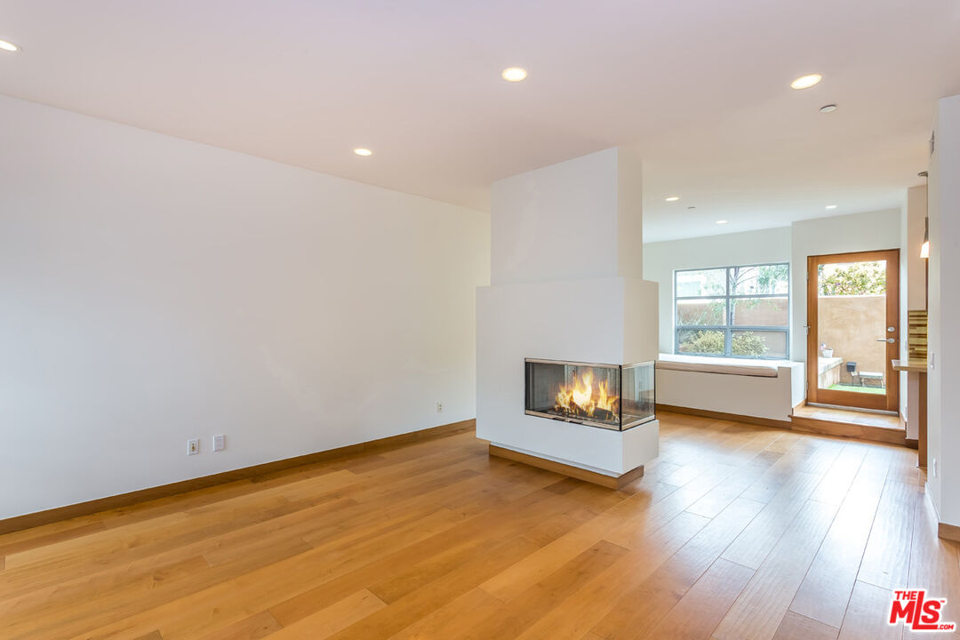 126 Pacific St Unit: 4