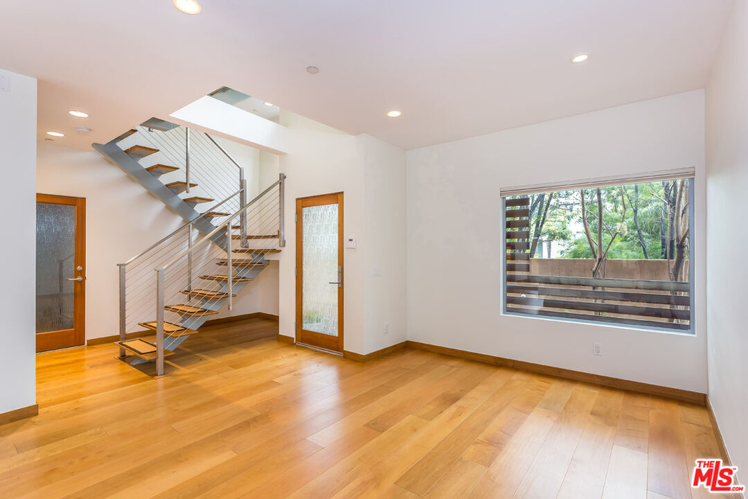 126 Pacific St Unit: 4