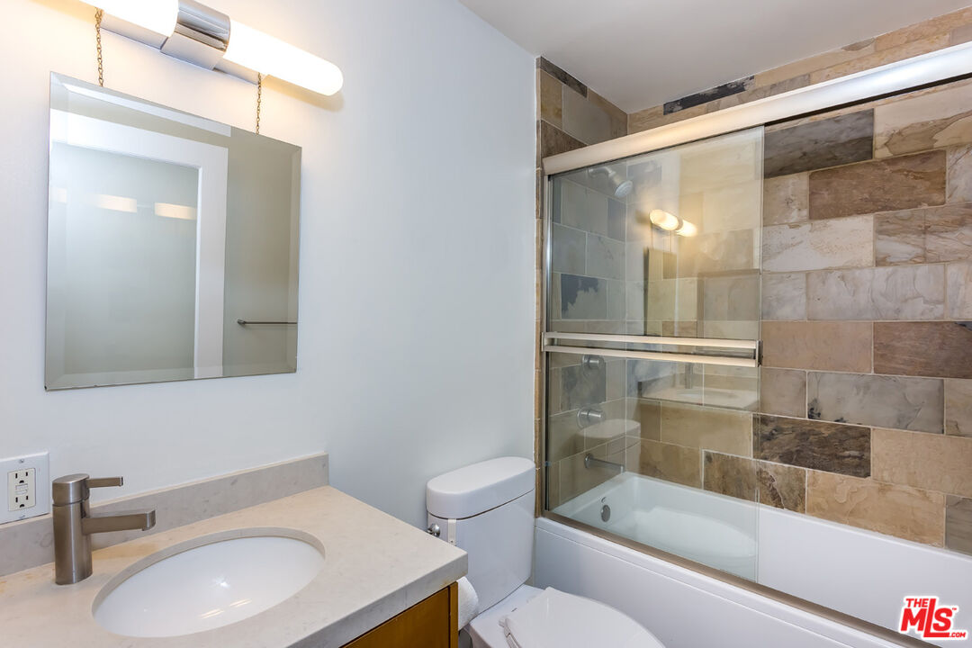 126 Pacific St Unit: 4