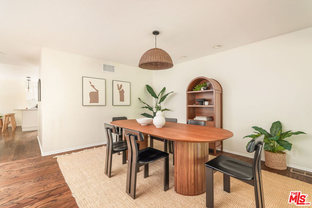 17200 Palisades Cir