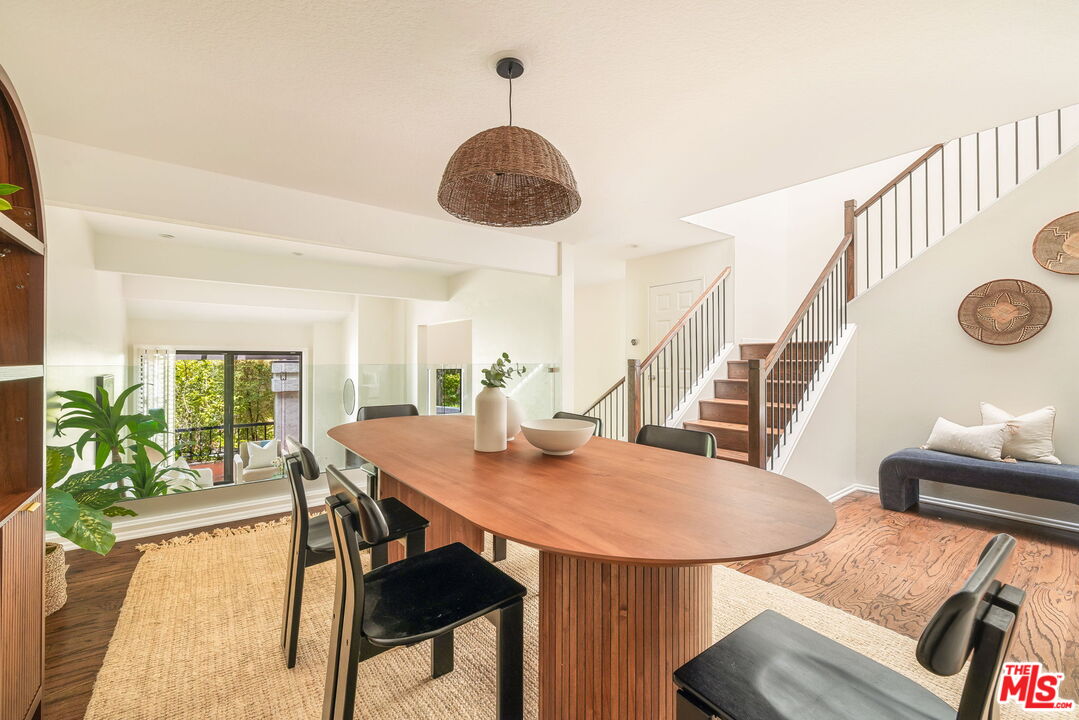 17200 Palisades Cir