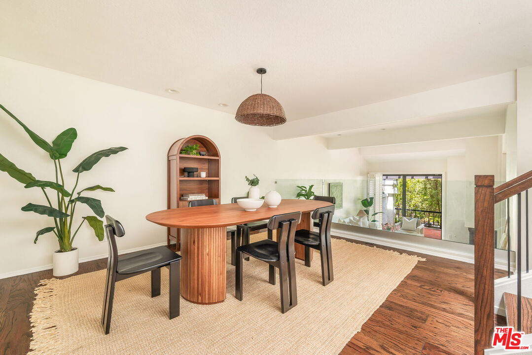 17200 Palisades Cir