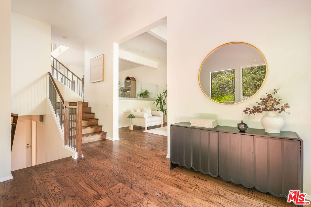 17200 Palisades Cir