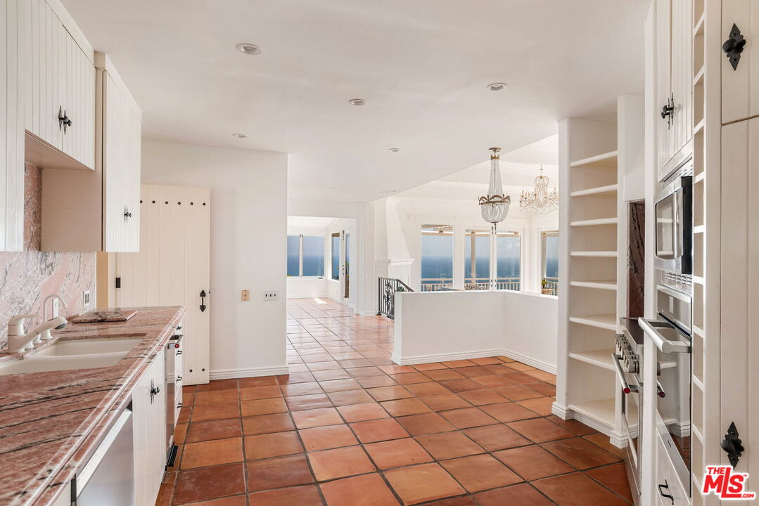 206 Bellino Dr