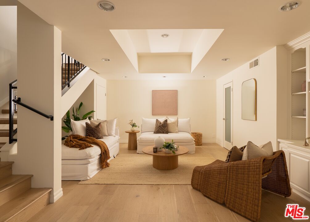1692 Michael Ln