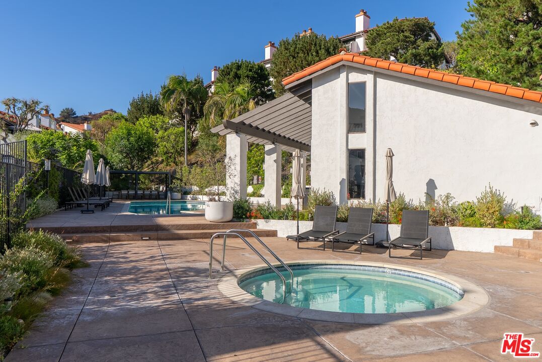 1692 Michael Ln