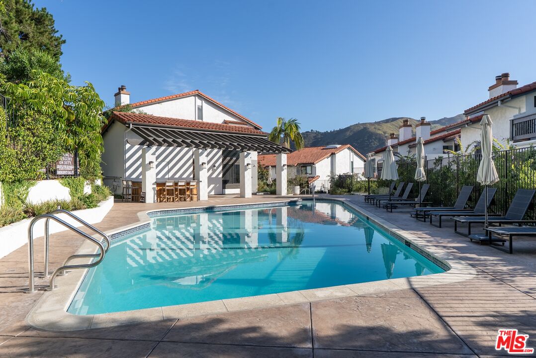 1692 Michael Ln