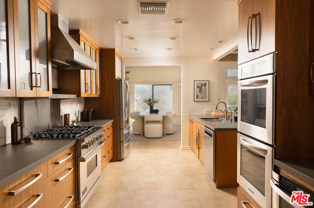1692 Michael Ln