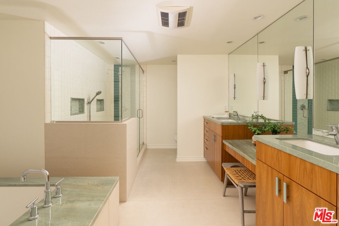 1692 Michael Ln