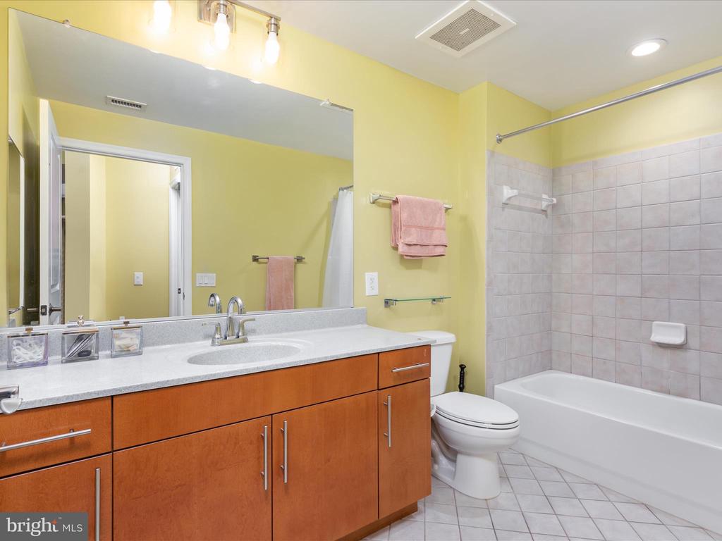 1390 KENYON STREET NW Unit: 707