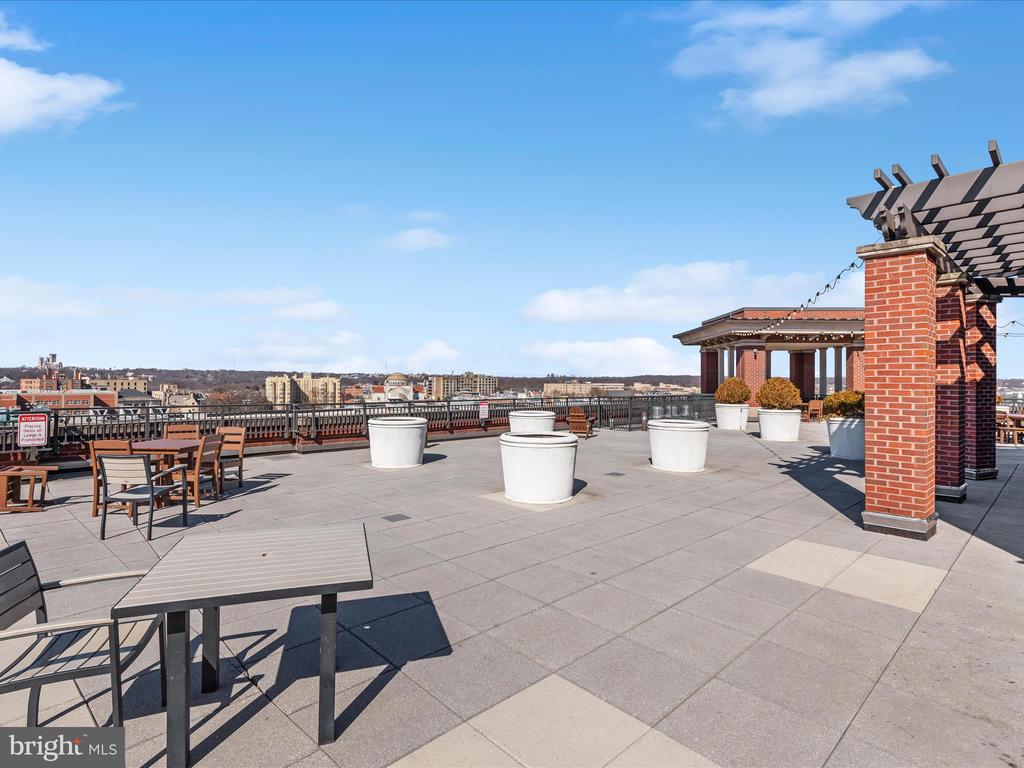 1390 KENYON STREET NW Unit: 707