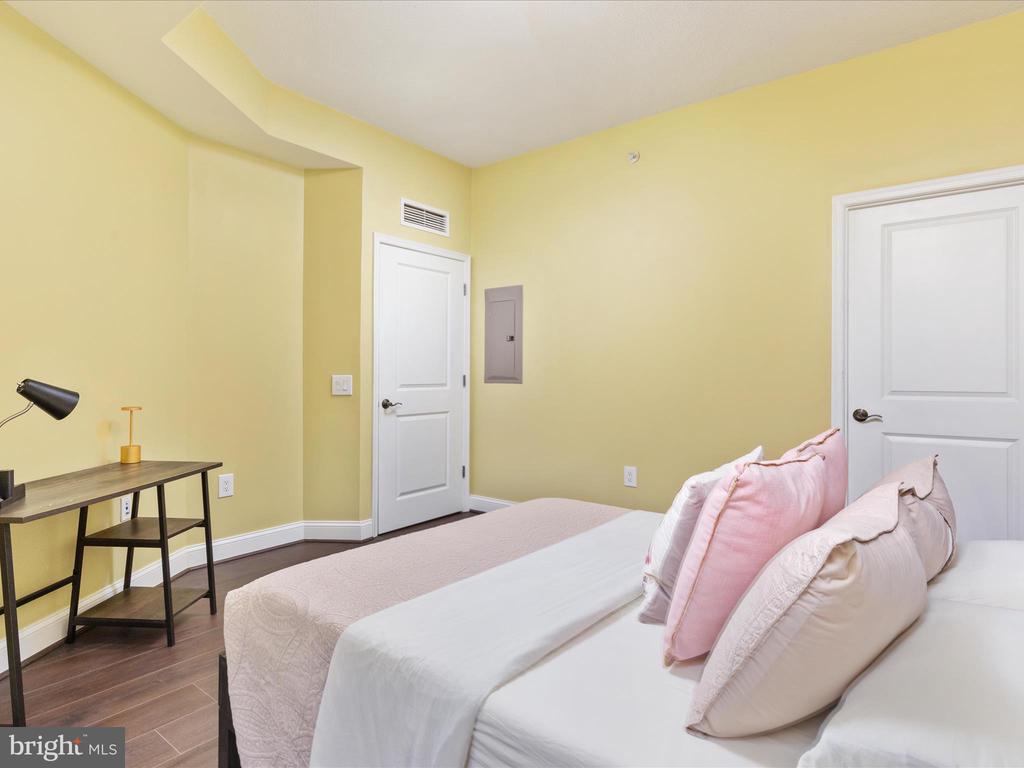 1390 KENYON STREET NW Unit: 707