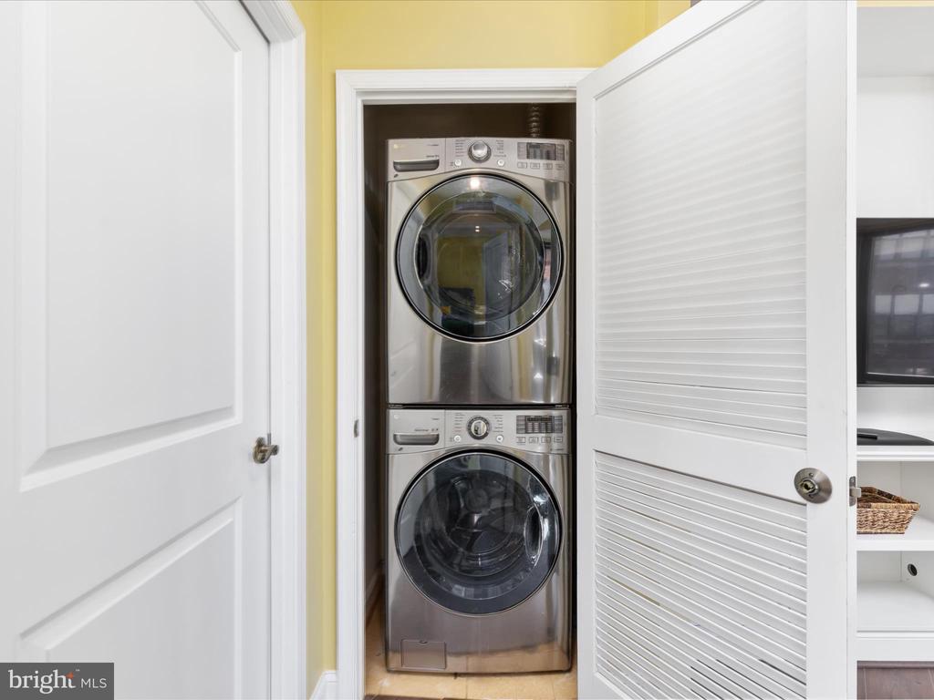 1390 KENYON STREET NW Unit: 707