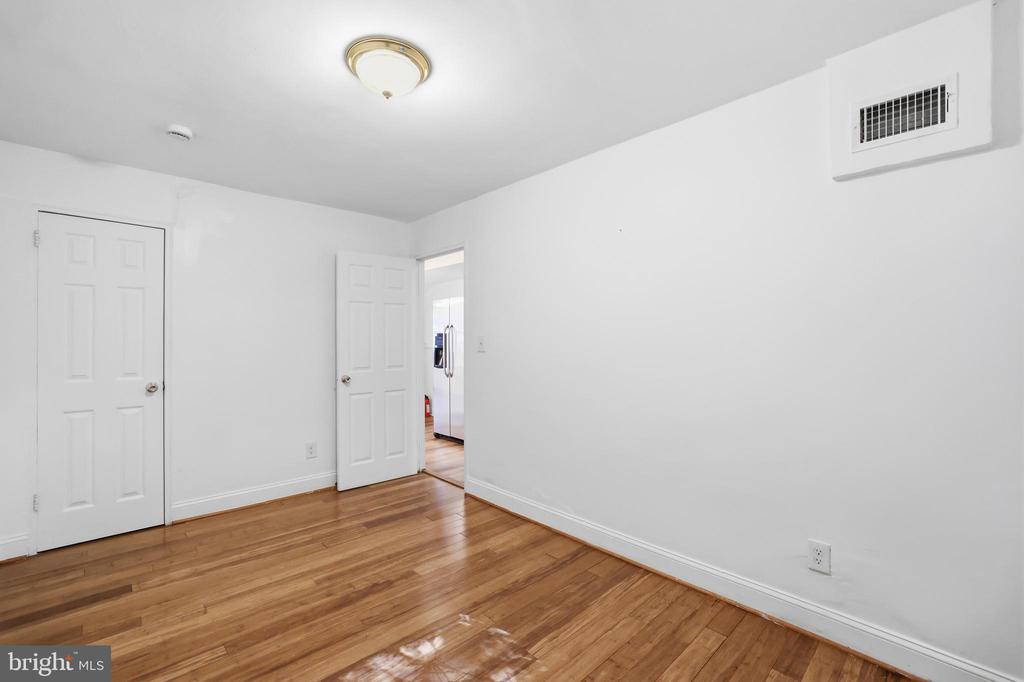1701 MONTELLO AVENUE NE Unit: B